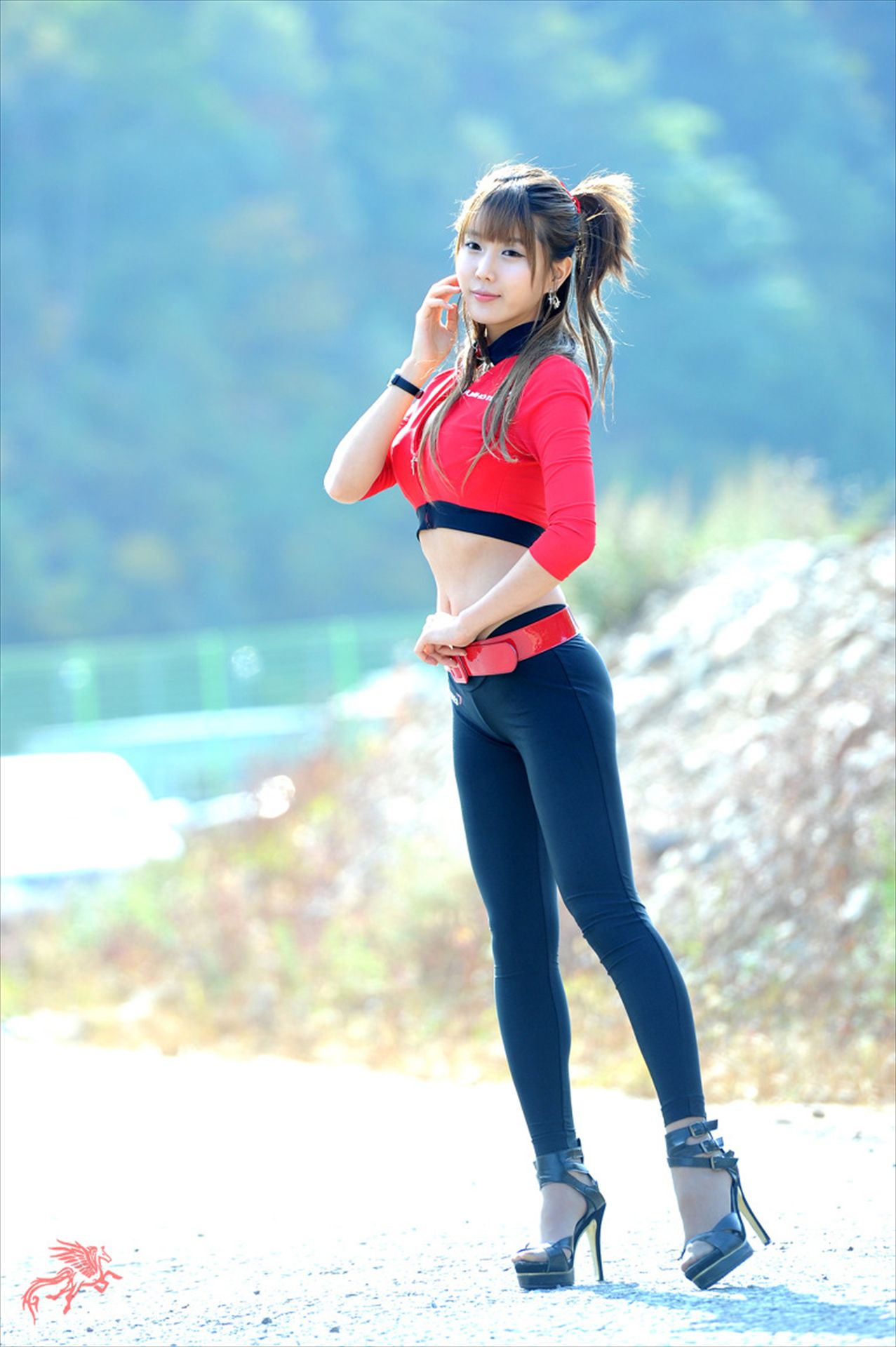 赛车女郎许允美 Heo Yun Mi《红衣紧身裤系列》高清套图-图44