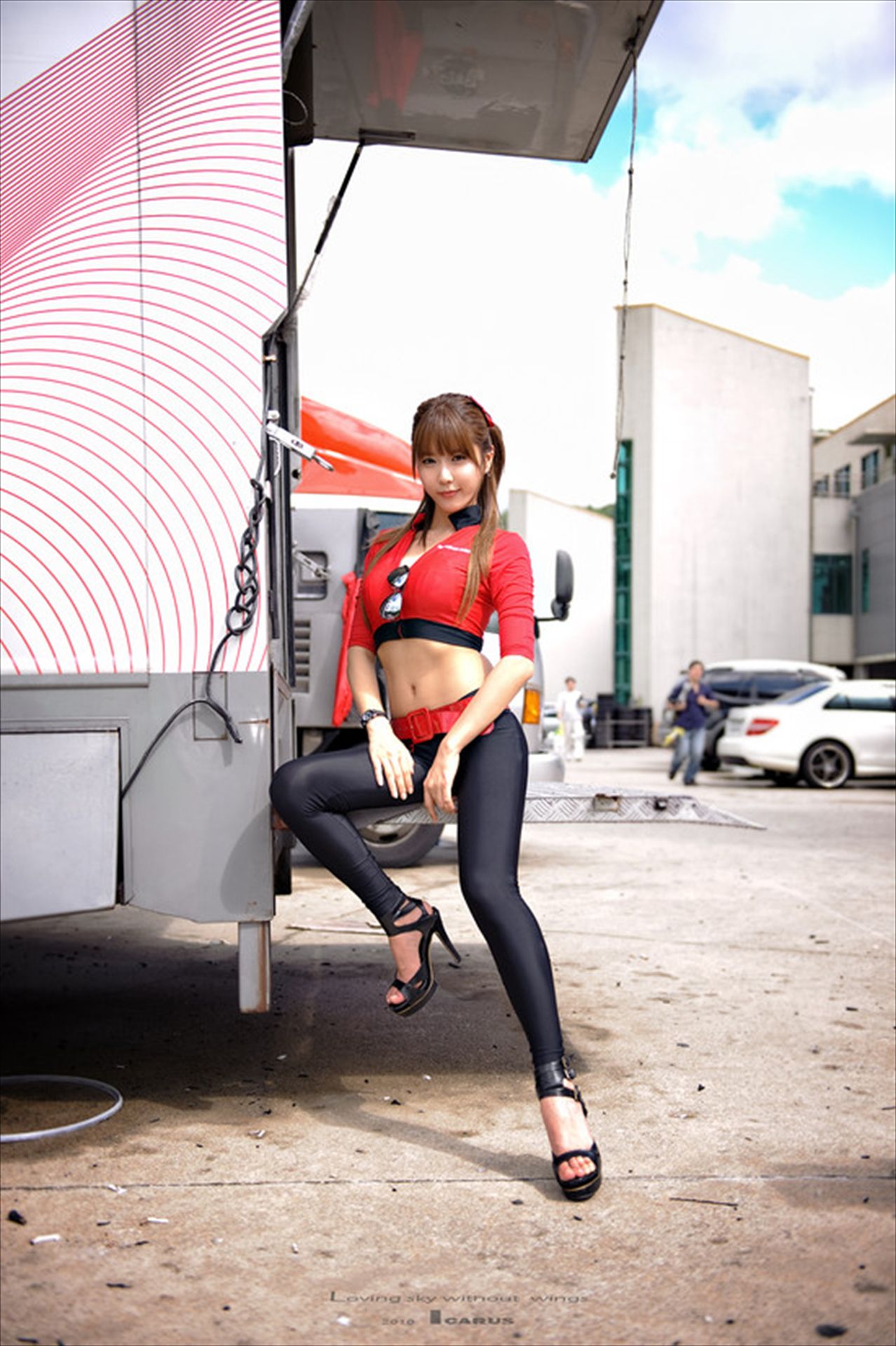 赛车女郎许允美 Heo Yun Mi《红衣紧身裤系列》高清套图-图53