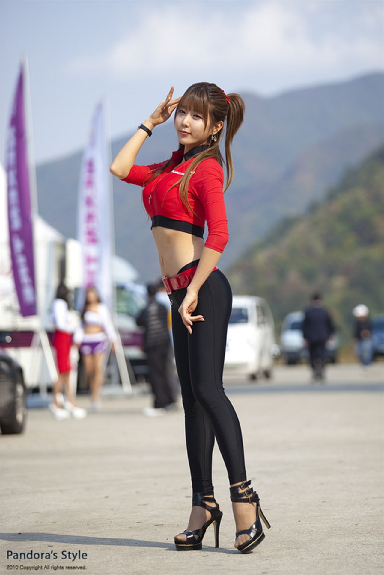 赛车女郎许允美 Heo Yun Mi《红衣紧身裤系列》高清套图-图55