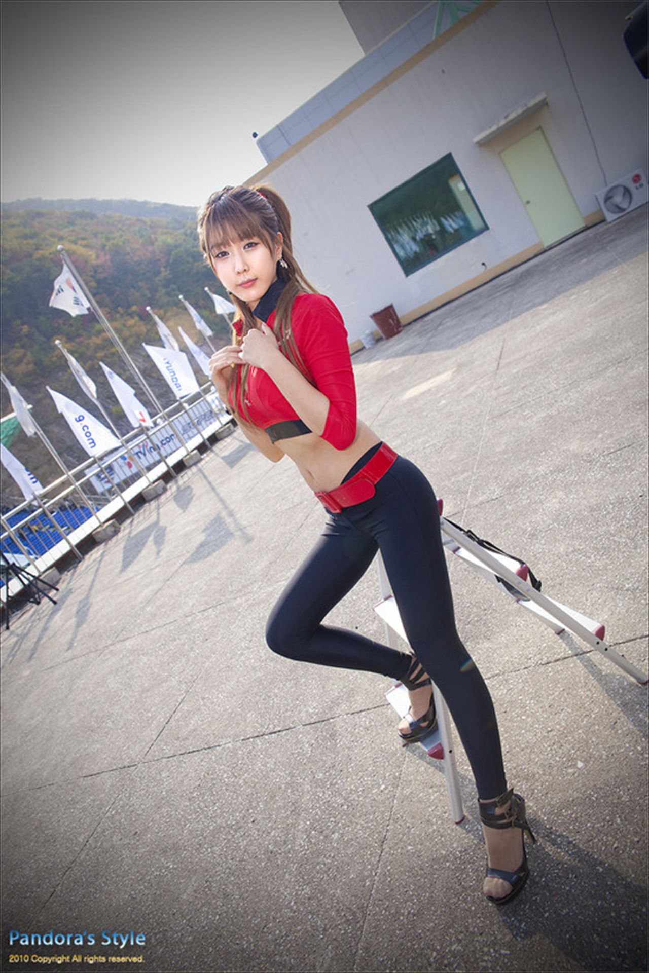 赛车女郎许允美 Heo Yun Mi《红衣紧身裤系列》高清套图-图60