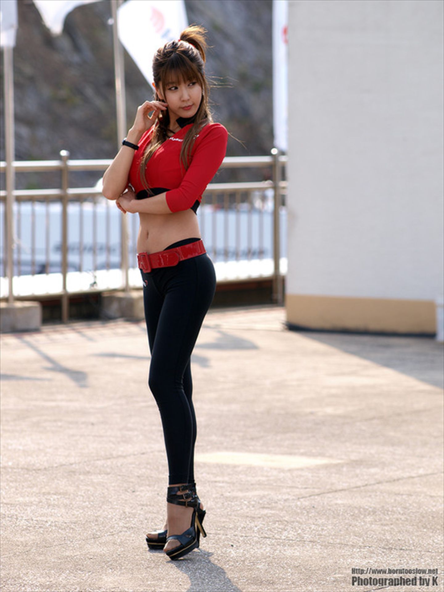 赛车女郎许允美 Heo Yun Mi《红衣紧身裤系列》高清套图-图75