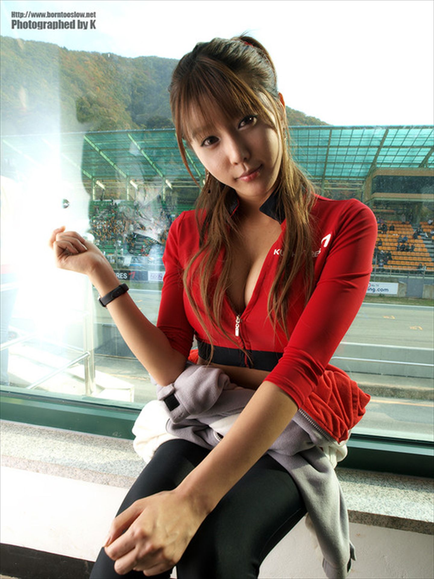 赛车女郎许允美 Heo Yun Mi《红衣紧身裤系列》高清套图-图76