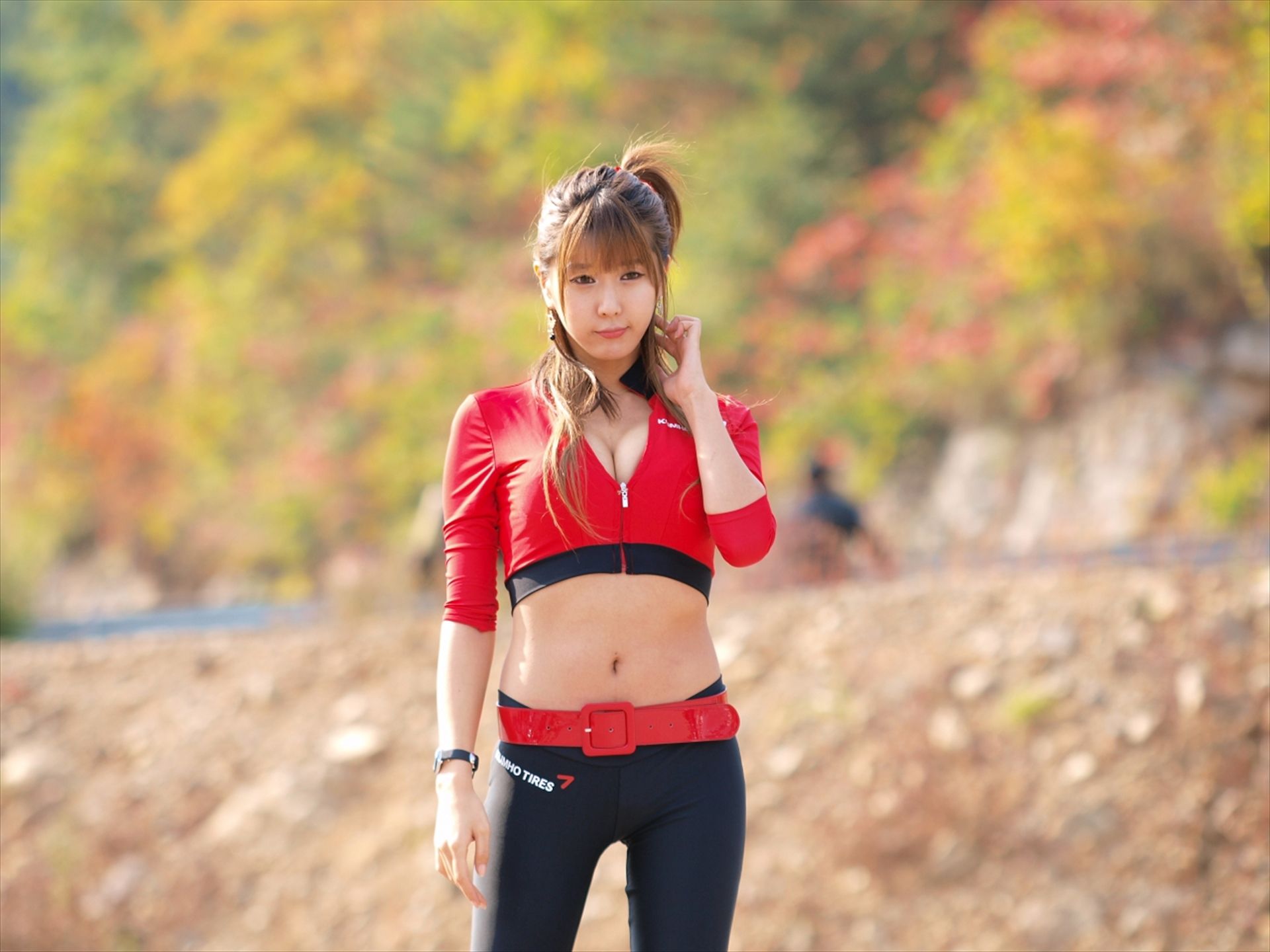 赛车女郎许允美 Heo Yun Mi《红衣紧身裤系列》高清套图-图95