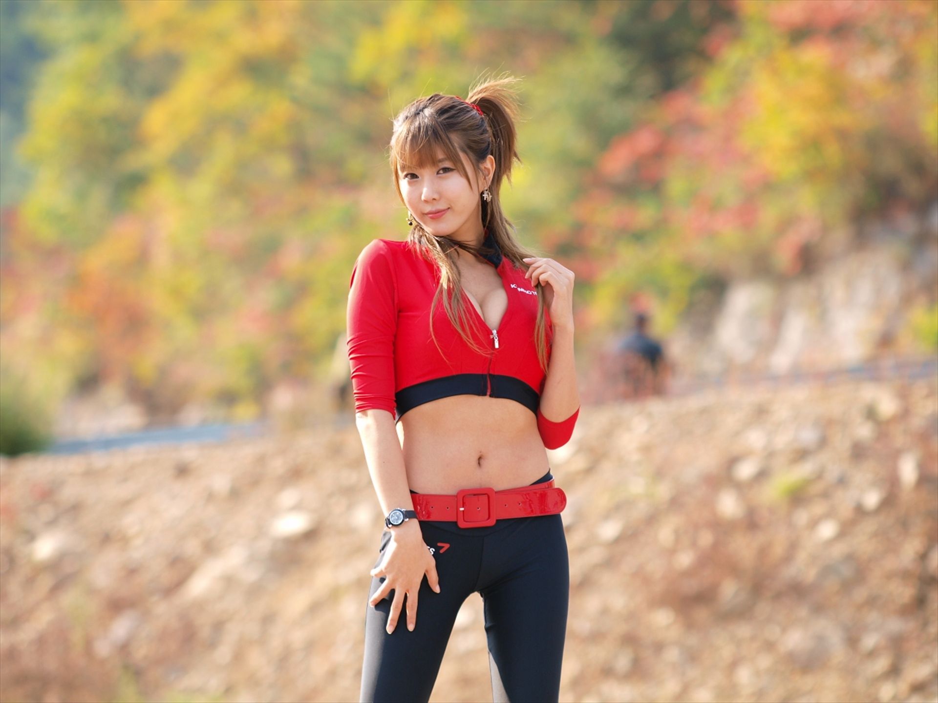 赛车女郎许允美 Heo Yun Mi《红衣紧身裤系列》高清套图-图96