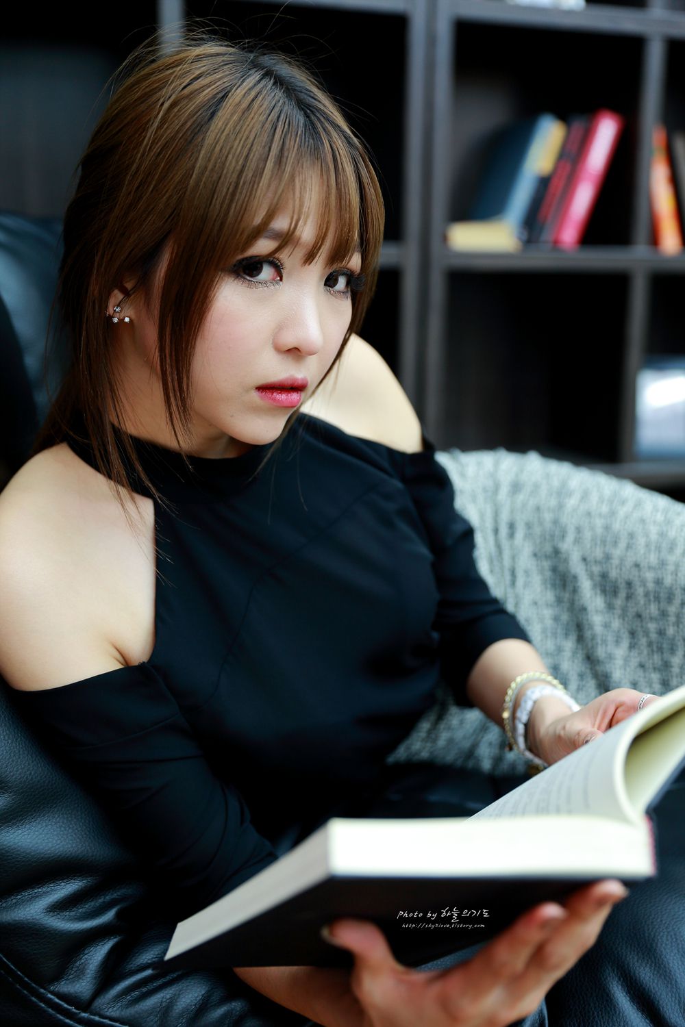 李仁慧(李恩慧)《办公室里的优雅气质女神》写真合集-图10