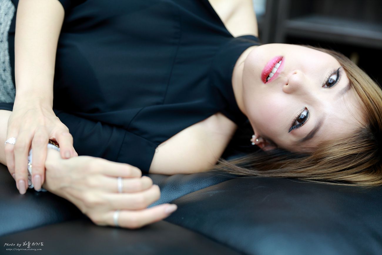 李仁慧(李恩慧)《办公室里的优雅气质女神》写真合集-图14