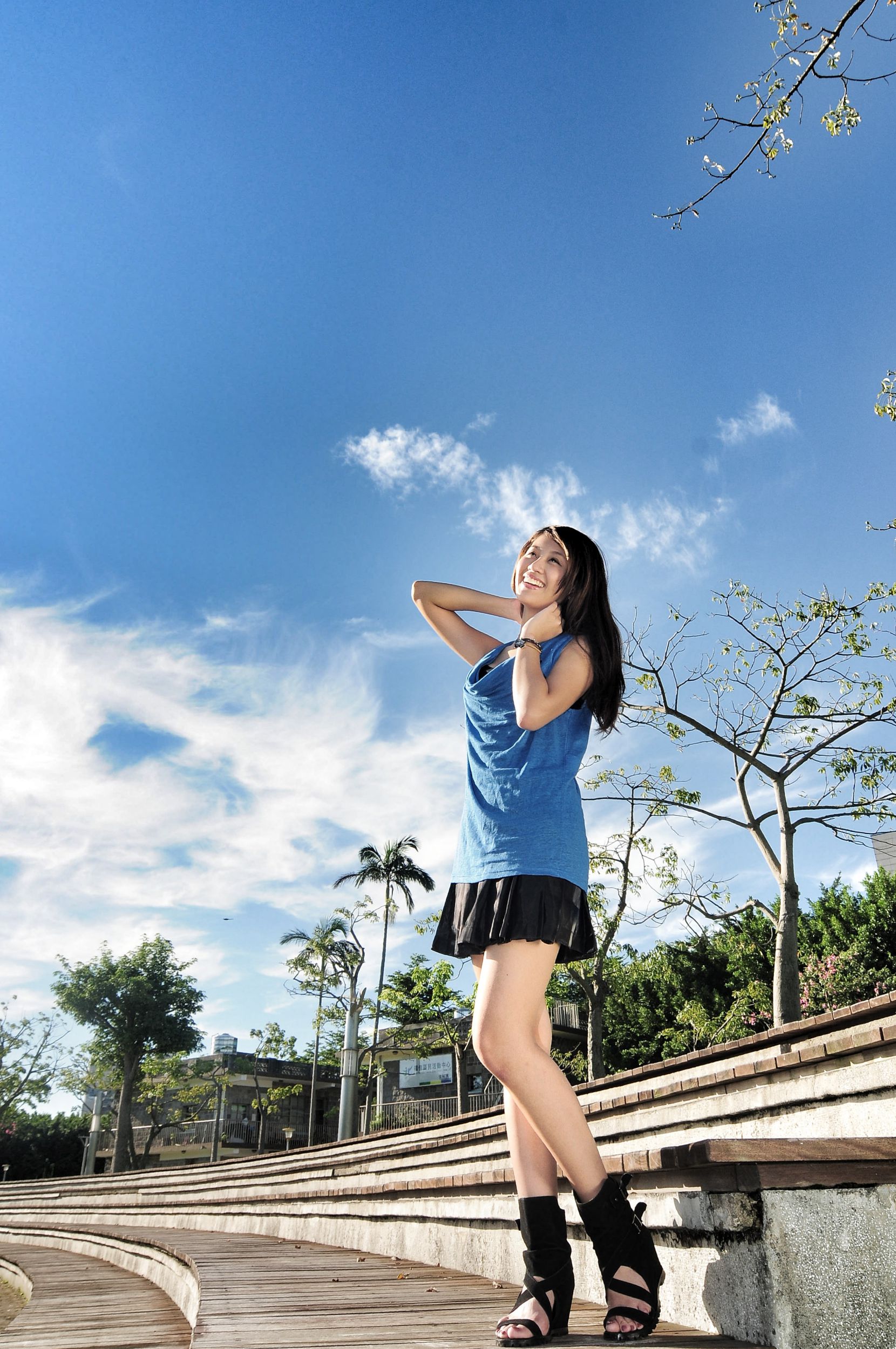 台湾美女林真亦YUNA《阳光街拍》图片合集-图13