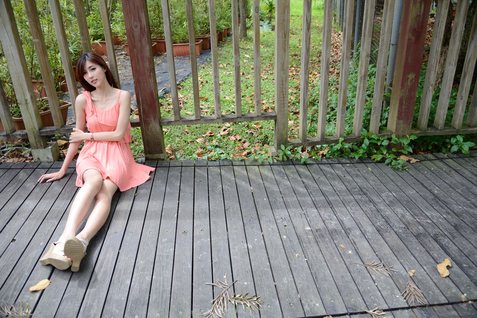 Kila晶晶/廖挺伶《粉色连衣裙外拍》-图2