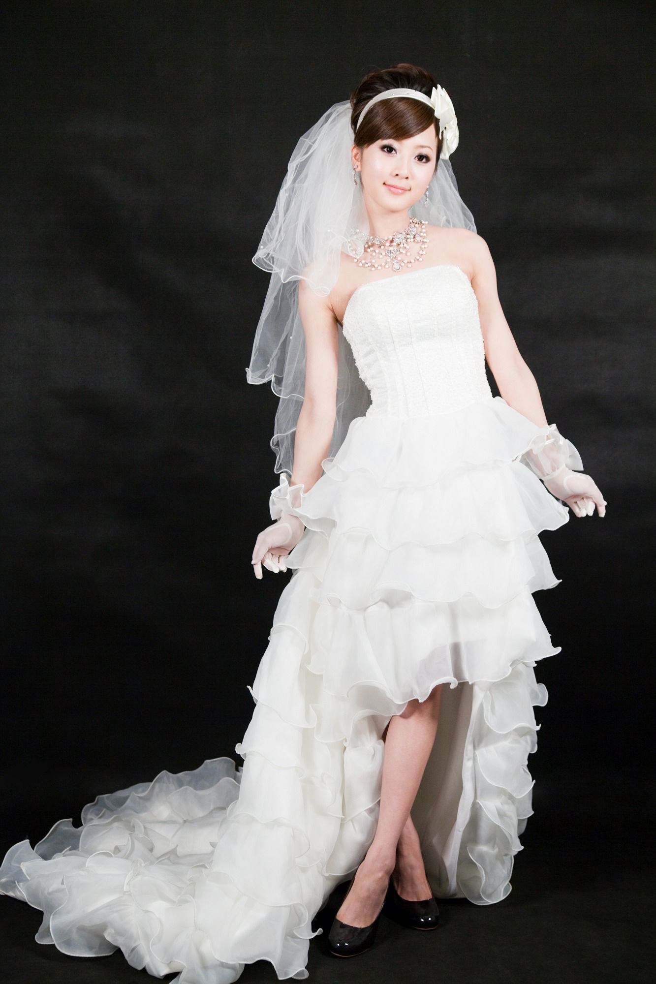 张允霏/果子MM《創意婚紗潮流風》-图0