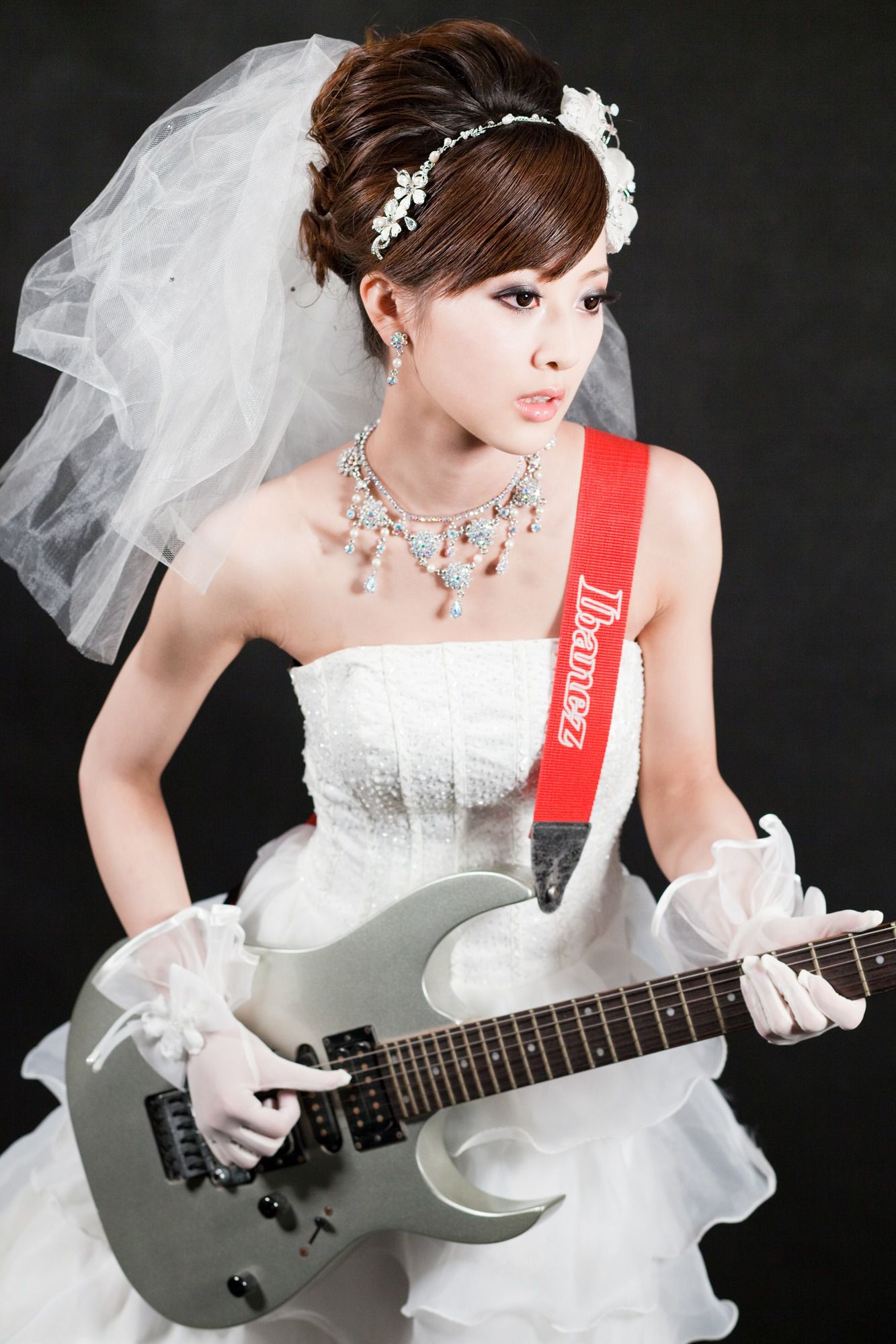 张允霏/果子MM《創意婚紗潮流風》-图18