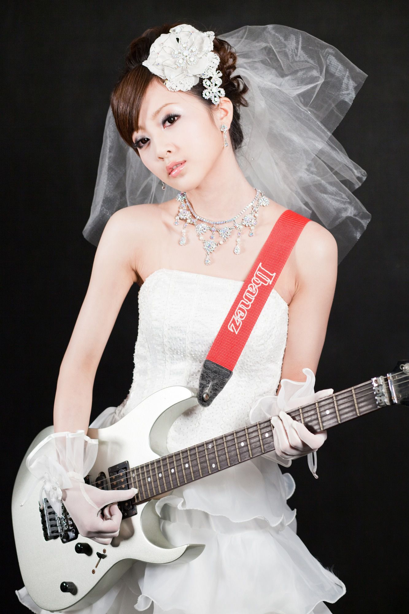 张允霏/果子MM《創意婚紗潮流風》-图20