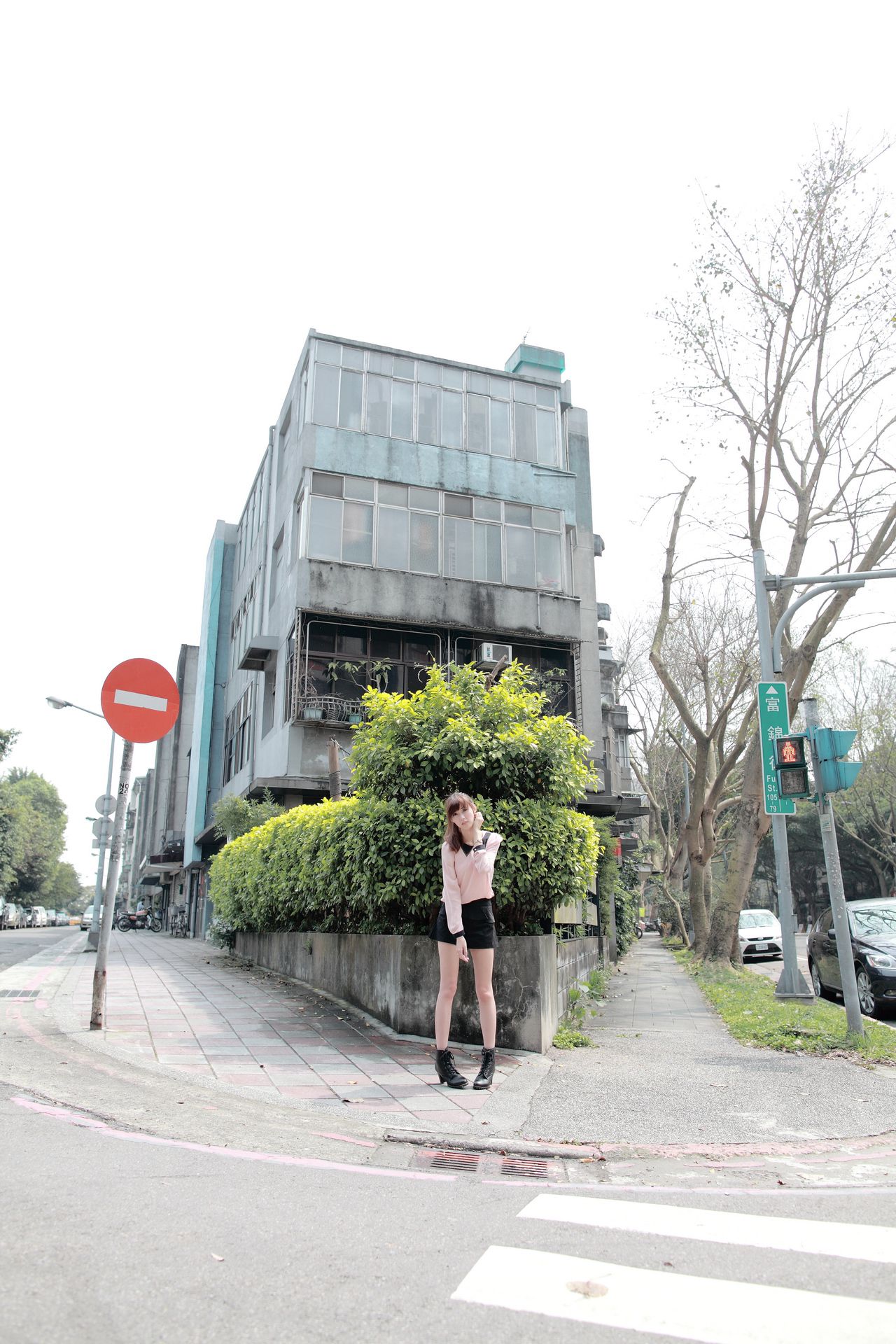 Kila晶晶/金允乔《2组超短裙街拍》-图2