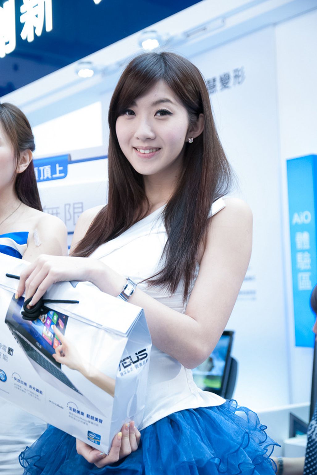 台湾模特安琪《电子数码会展高清图片》合辑-图0