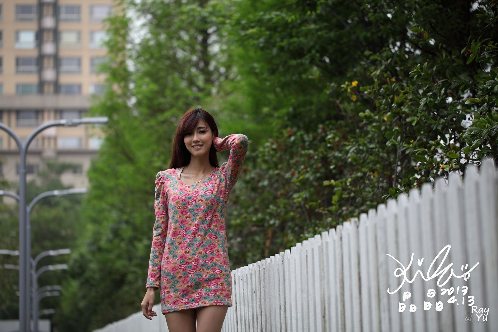 台湾美女廖挺伶/Kila晶晶《花色超短裙街拍》-图3