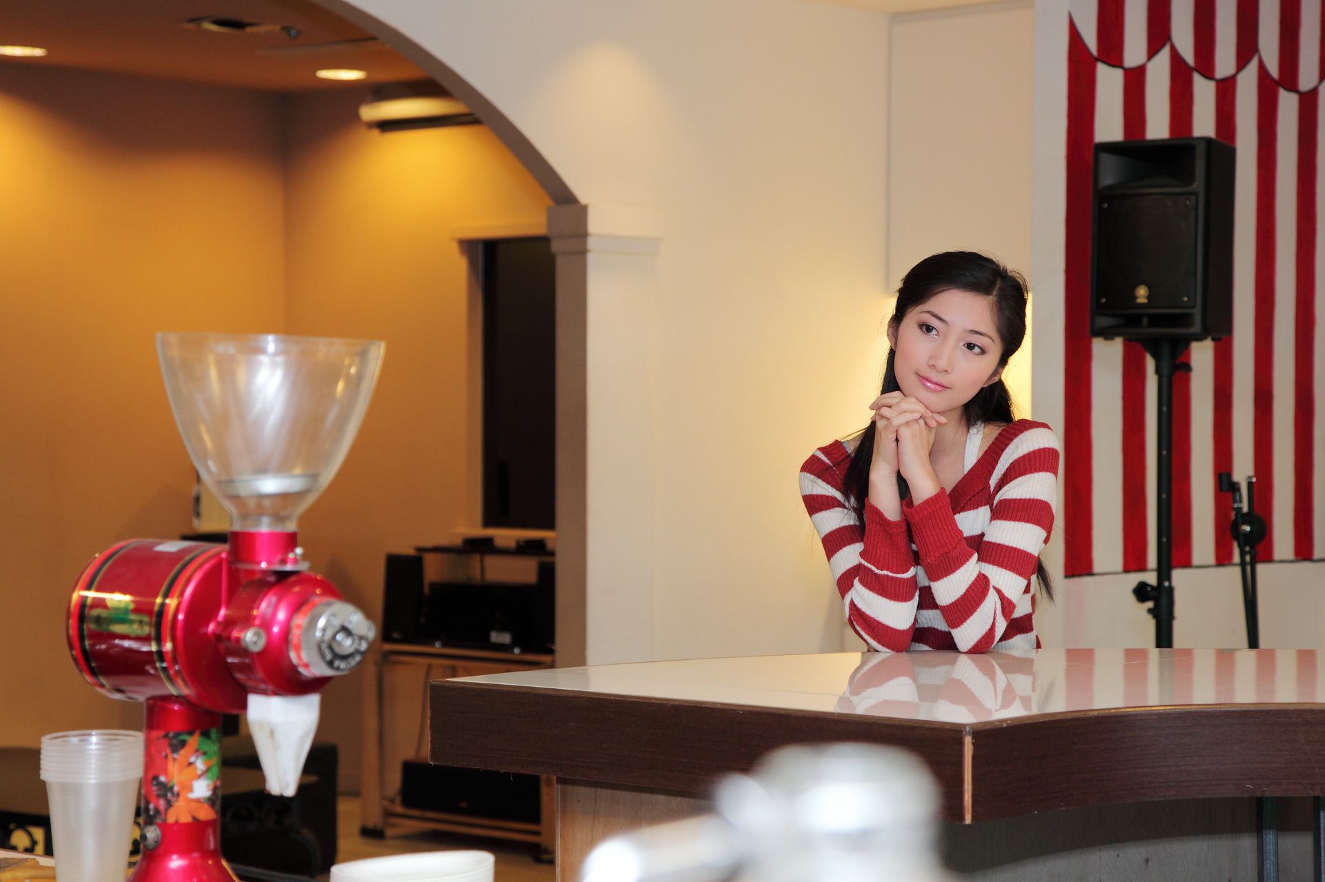 台湾模特Emily《酒店室拍》-图1