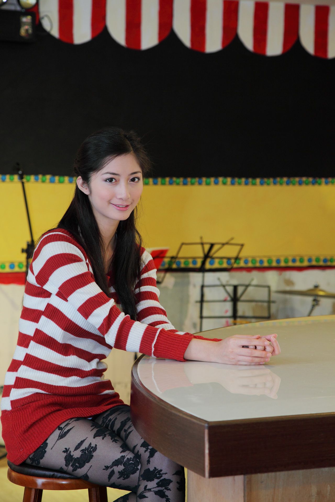 台湾模特Emily《酒店室拍》-图2