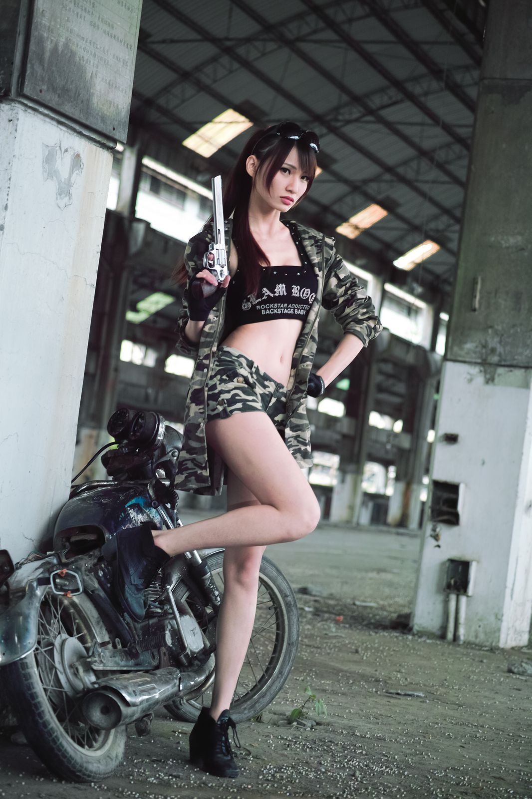 台湾美女蔡译心Candice《南港廢墟外拍》-图4