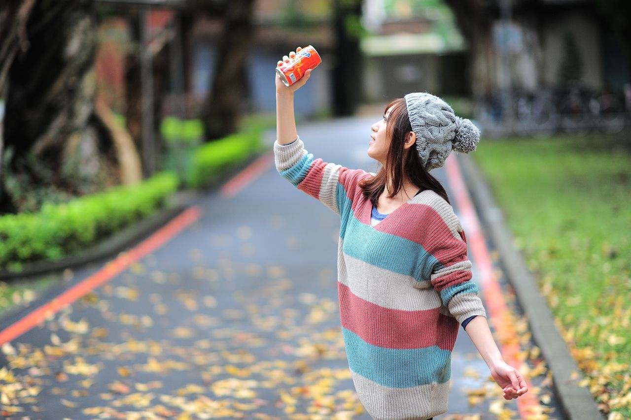 台湾正妹模特小艾《小清新街拍》外拍写真合集-图0