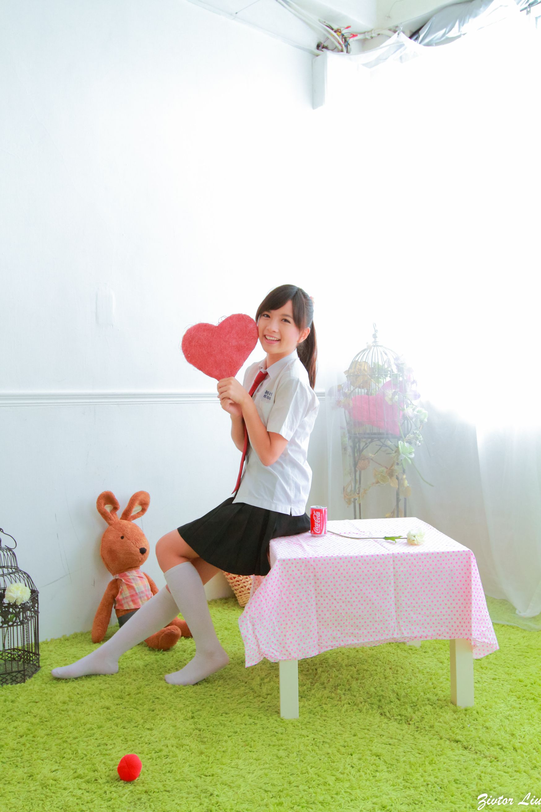 台湾正妹虞成敬Alice《俏皮可爱校服小萝莉》-图8