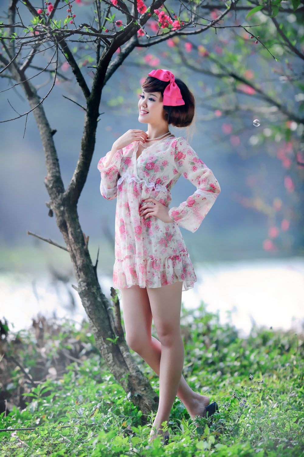 台湾妹子尹芝《唯美花色连衣裙外拍》-图11