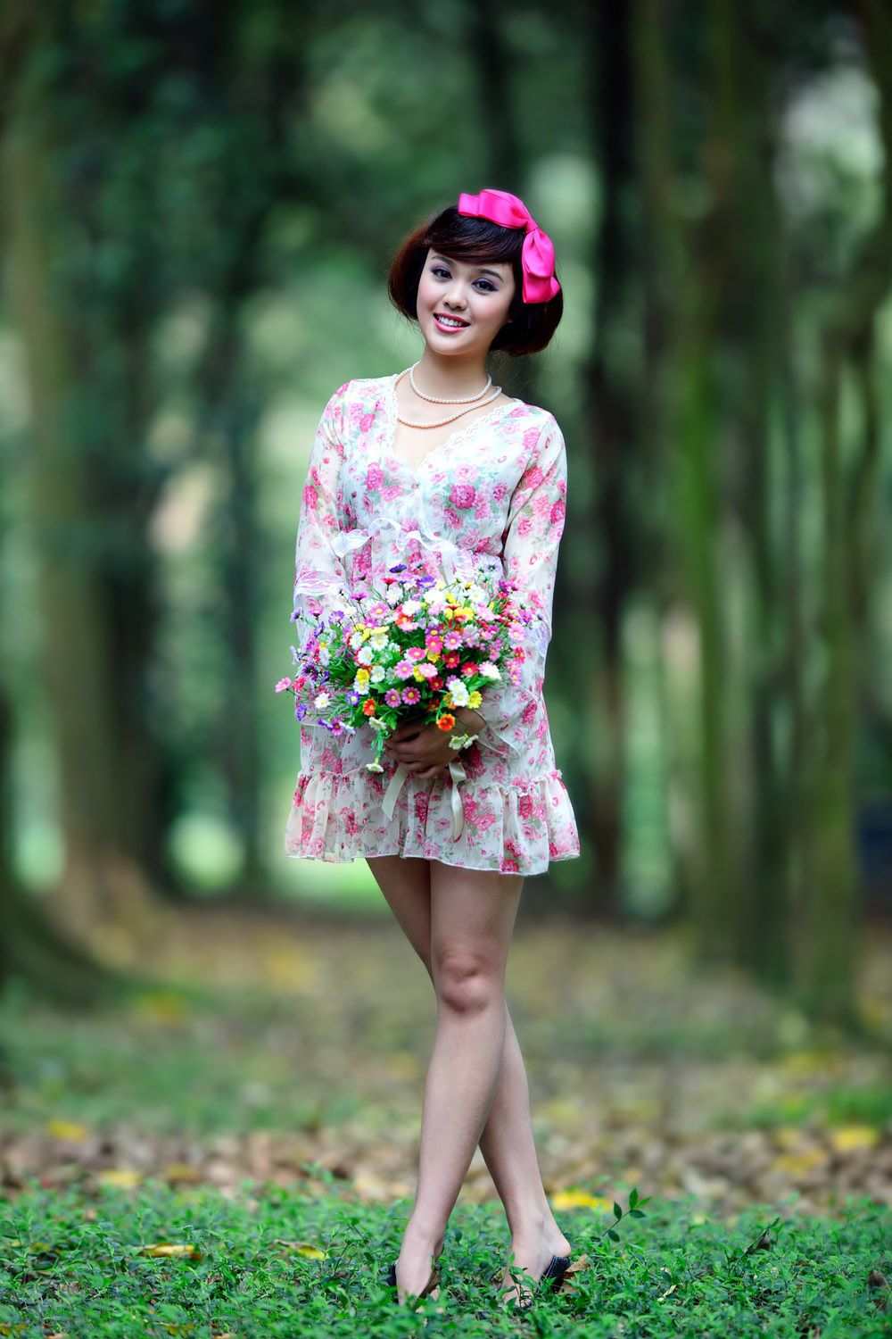 台湾妹子尹芝《唯美花色连衣裙外拍》-图17