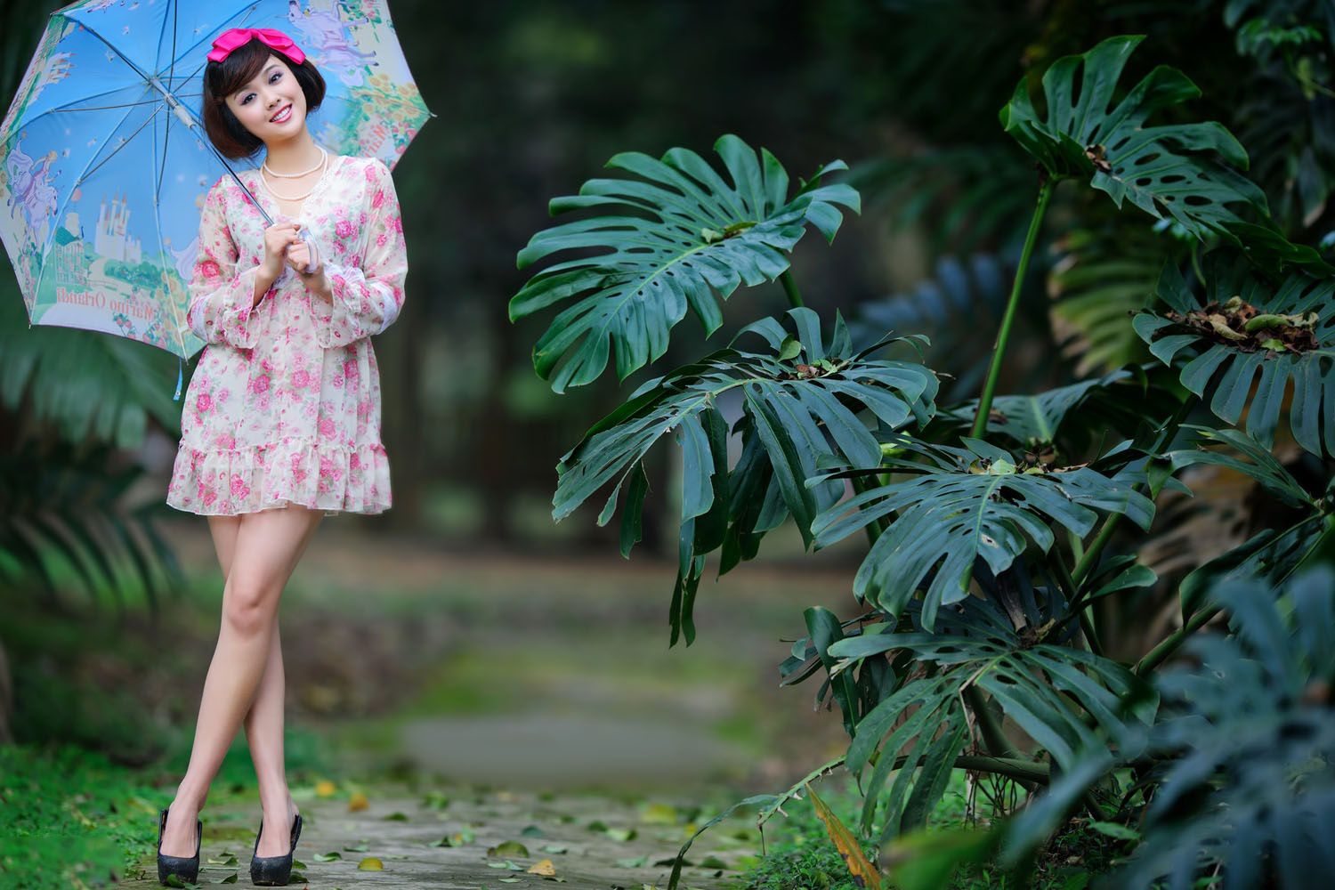 台湾妹子尹芝《唯美花色连衣裙外拍》-图3