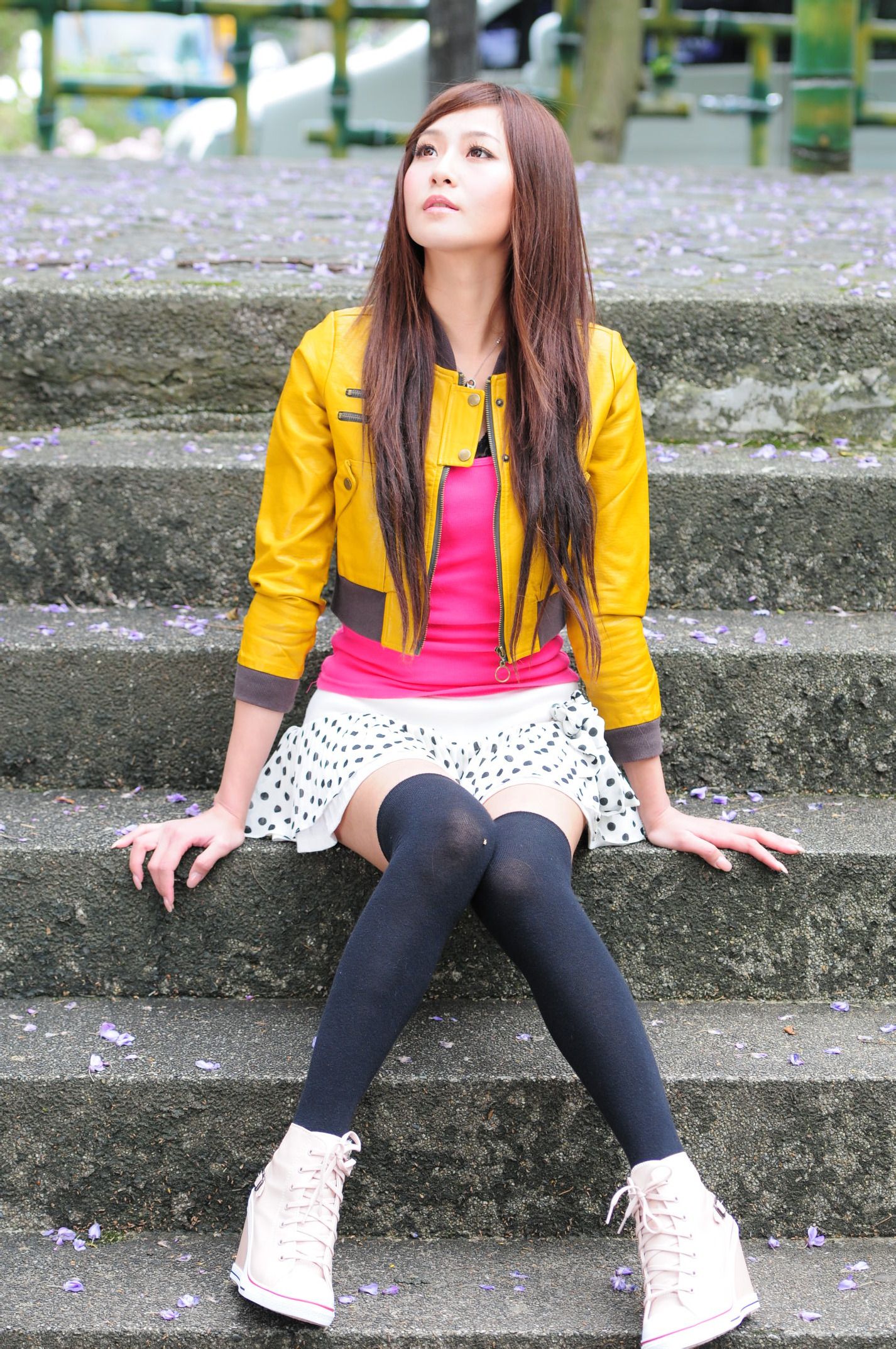 Beautyleg腿模Winnie小雪《碎花短裙+长筒袜系列》-图1