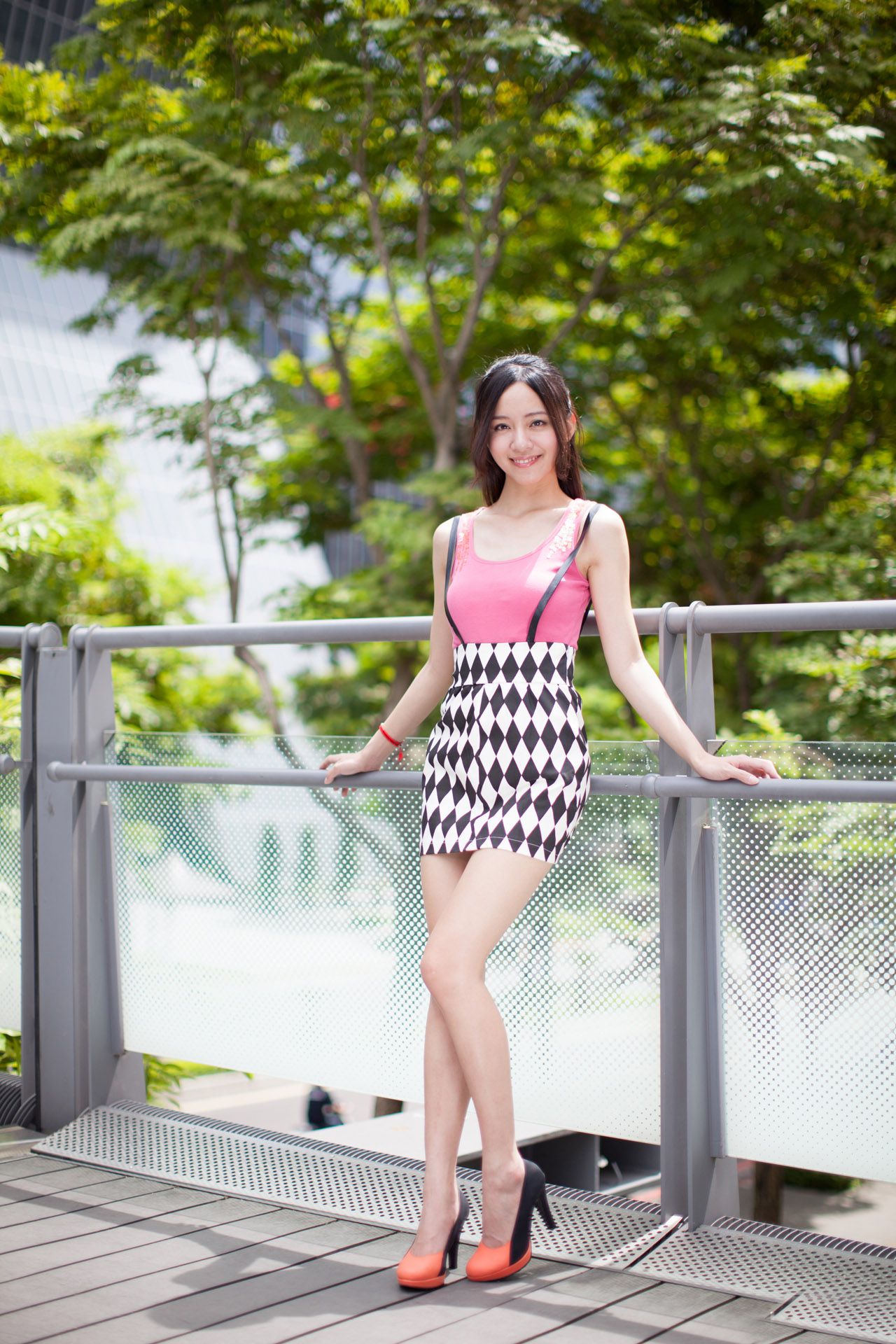 台湾美女Anita林千如《中央商圈外拍》-图0