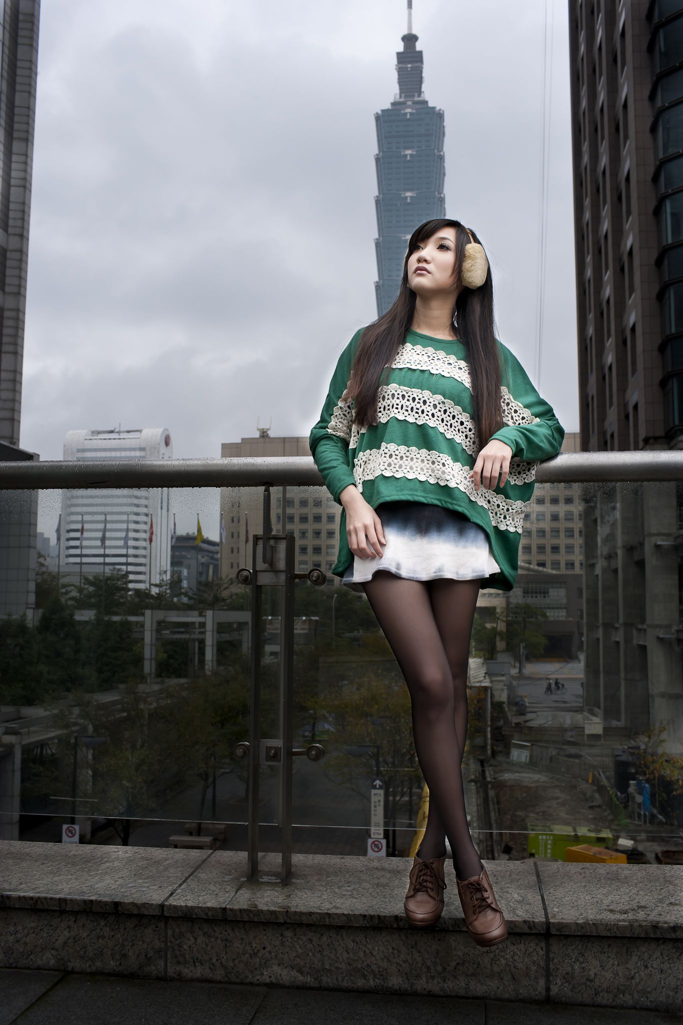 Tina李霜《黑丝街拍图片》写真合集-图19