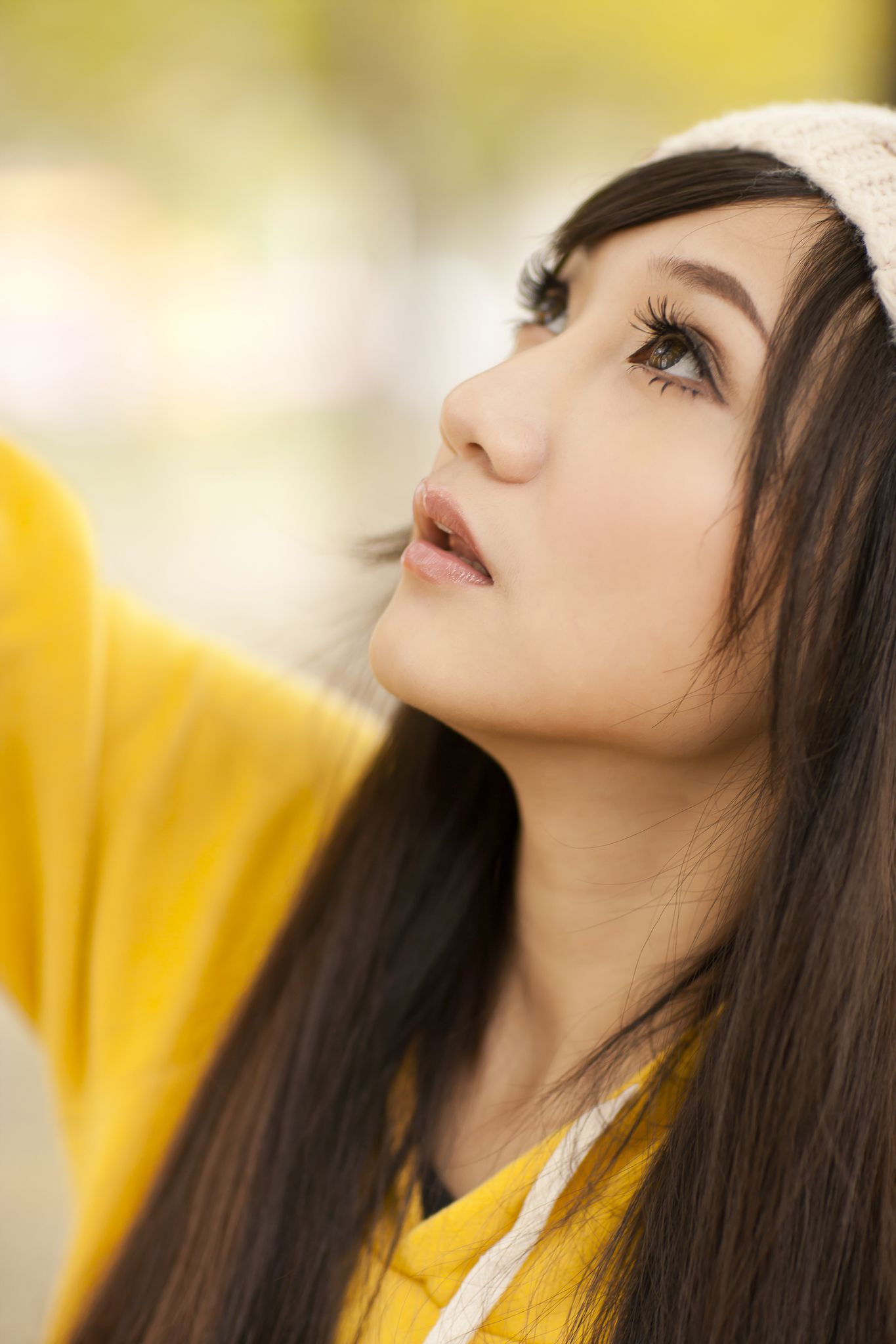 Tina李霜《黑丝街拍图片》写真合集-图2