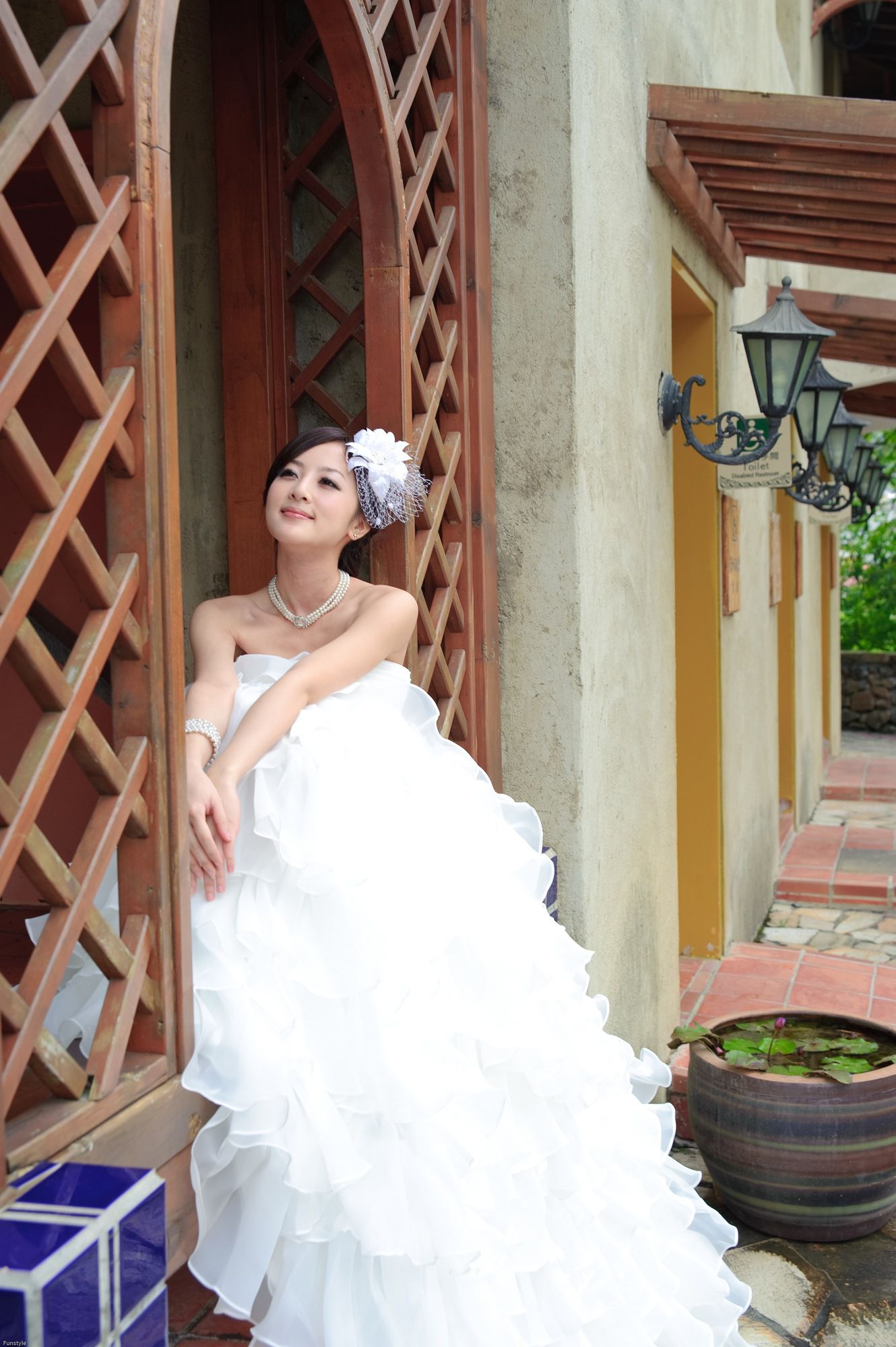 张凯洁/张允霏《日月潭+紙教堂(婚紗)》-图5