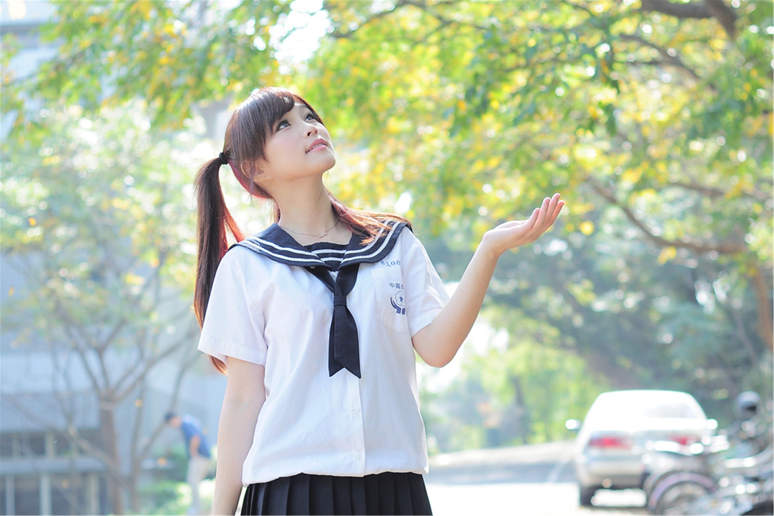 台湾明德高中校花涼涼《校园街拍》-图0