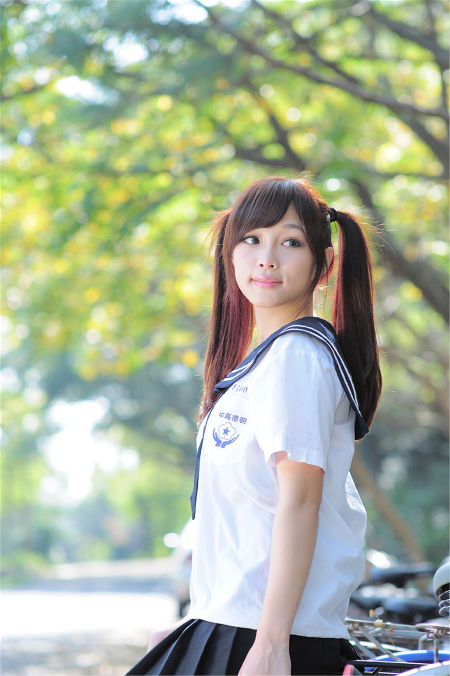 台湾明德高中校花涼涼《校园街拍》-图7