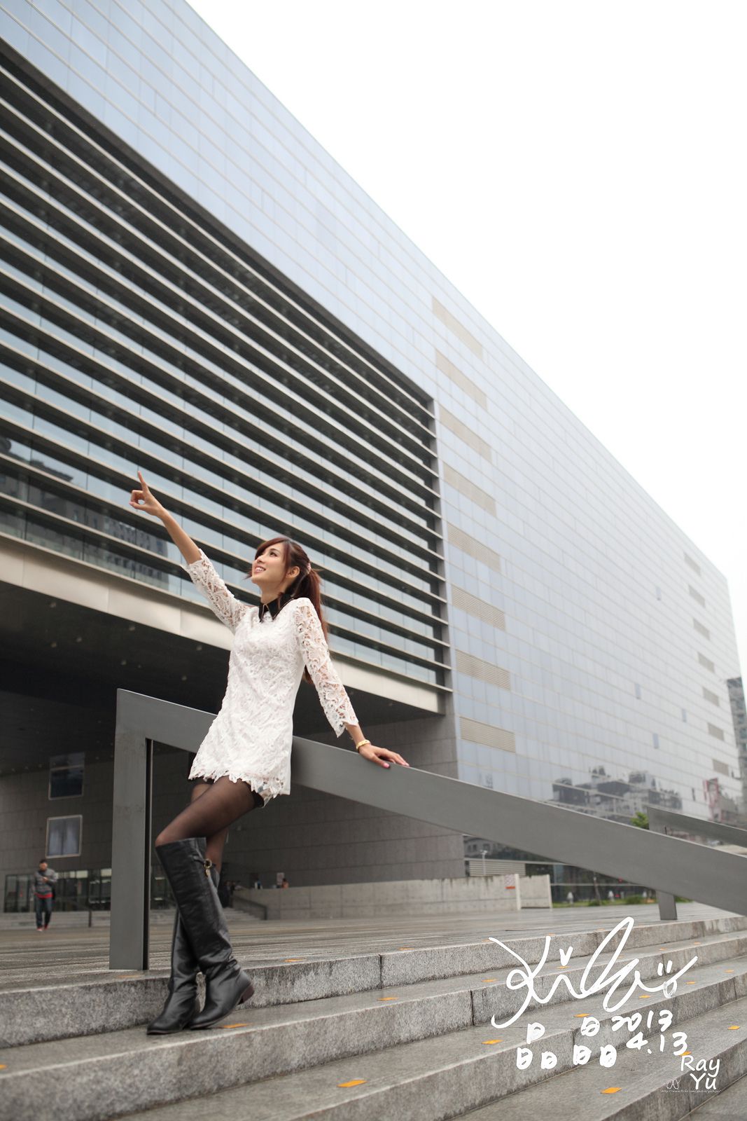 Kila晶晶/廖挺伶《2套黑丝街拍图片》-图1