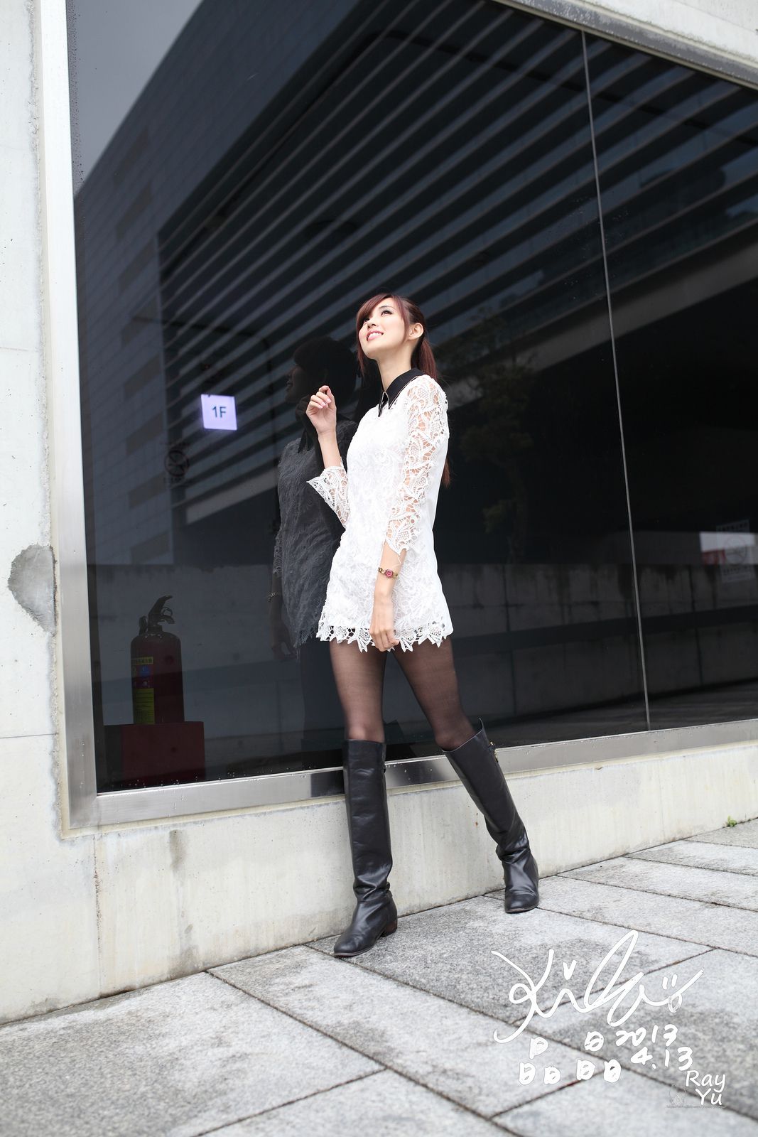 Kila晶晶/廖挺伶《2套黑丝街拍图片》-图5