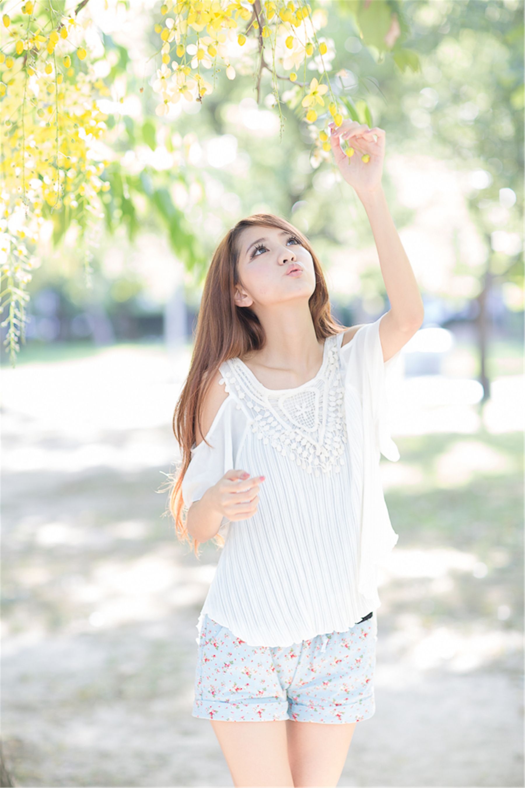 台湾美女妍安/吕芷葇《大安森林公園外拍》-图3