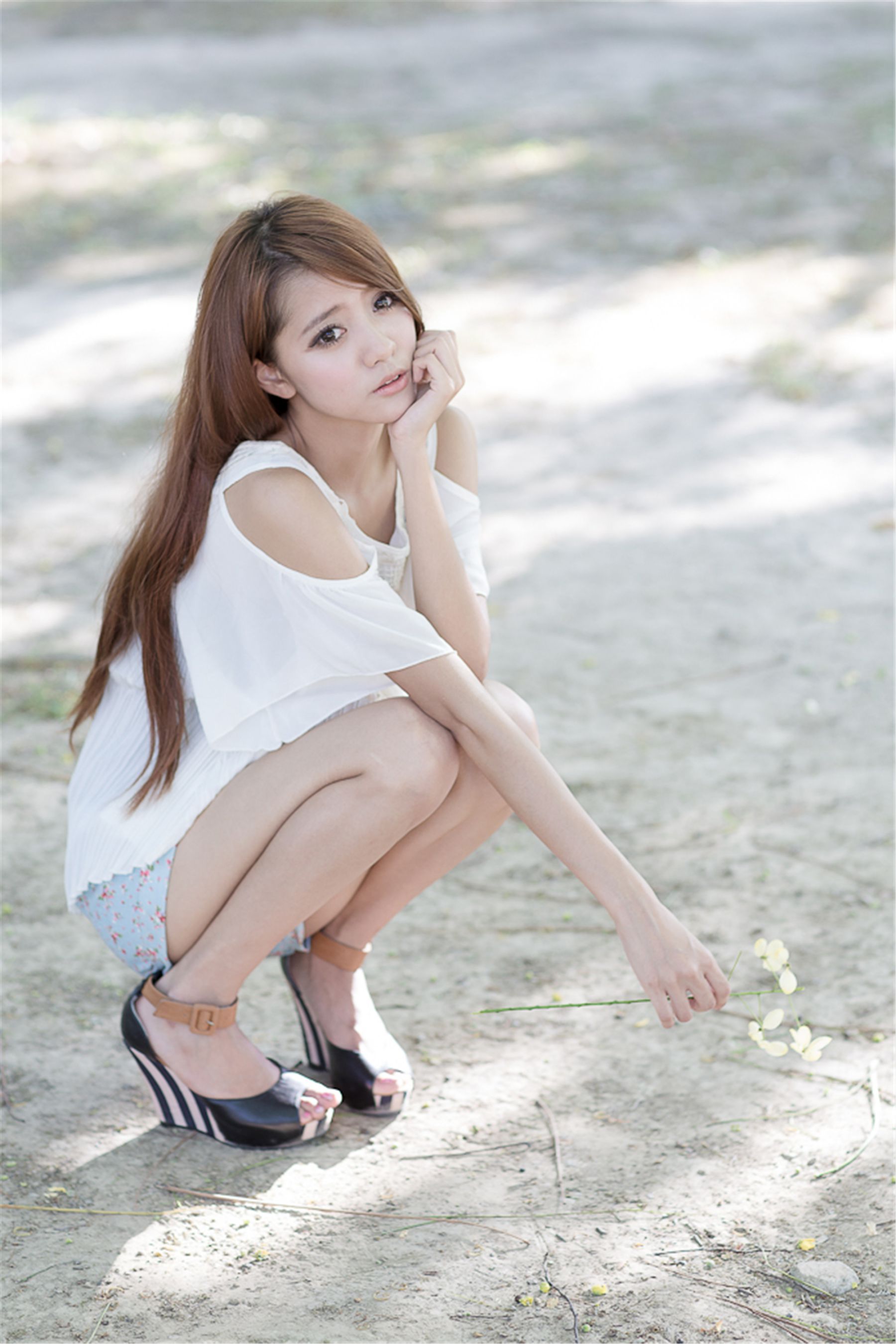 台湾美女妍安/吕芷葇《大安森林公園外拍》-图8