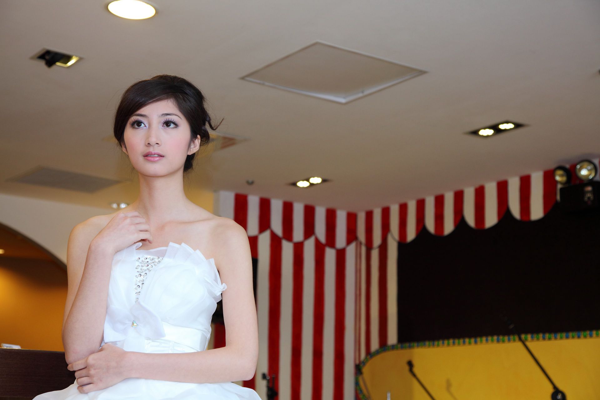 台湾气质美女Emily《唯美白色婚纱》-图15