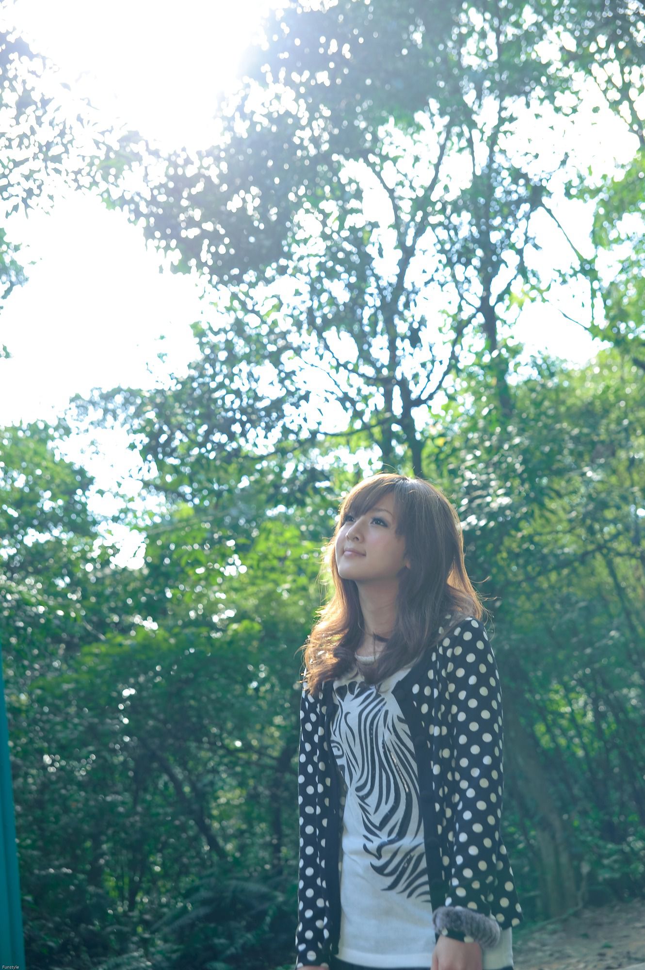 台湾女神果子MM《新山夢湖外拍》-图0