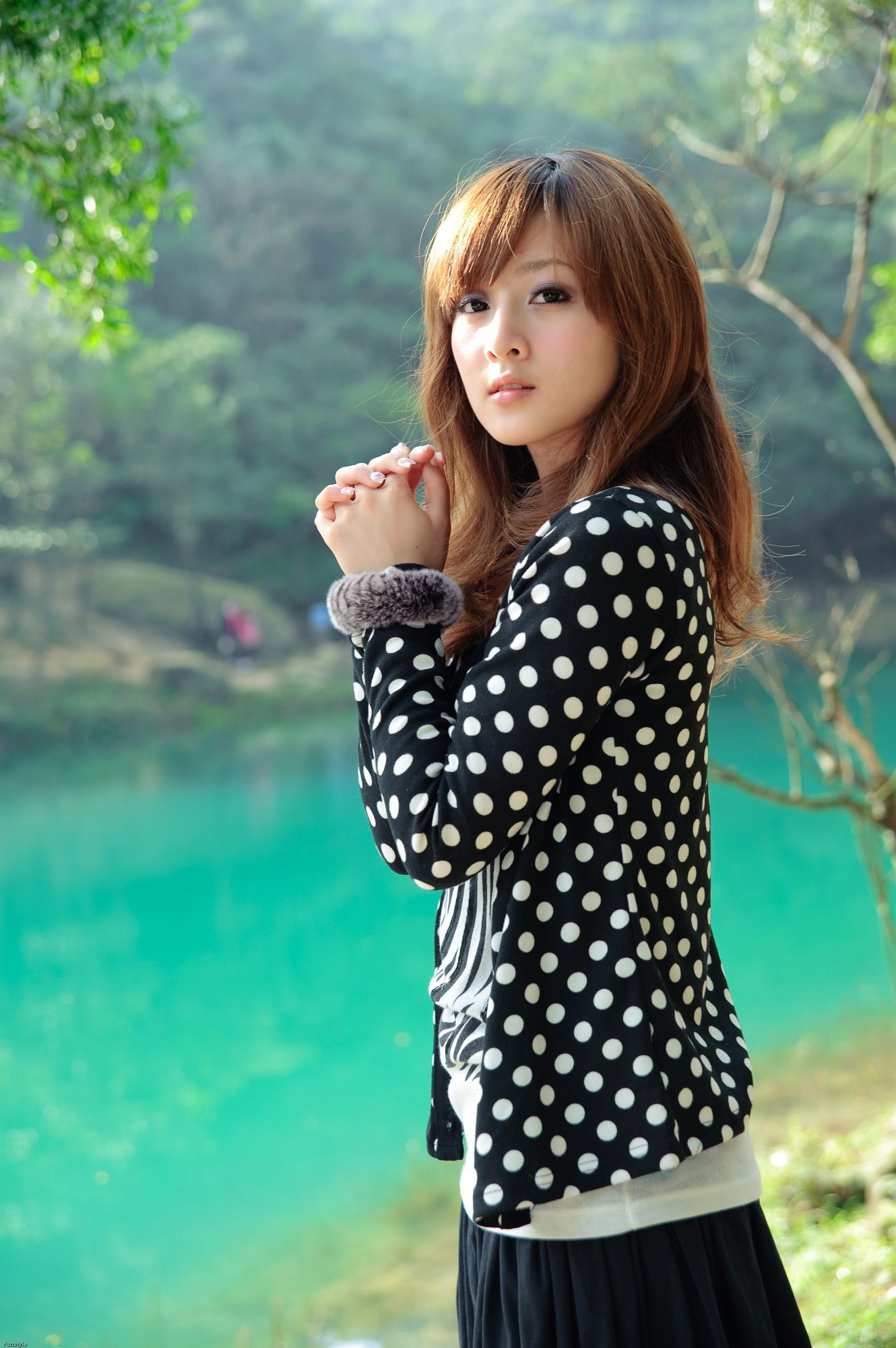 台湾女神果子MM《新山夢湖外拍》-图11