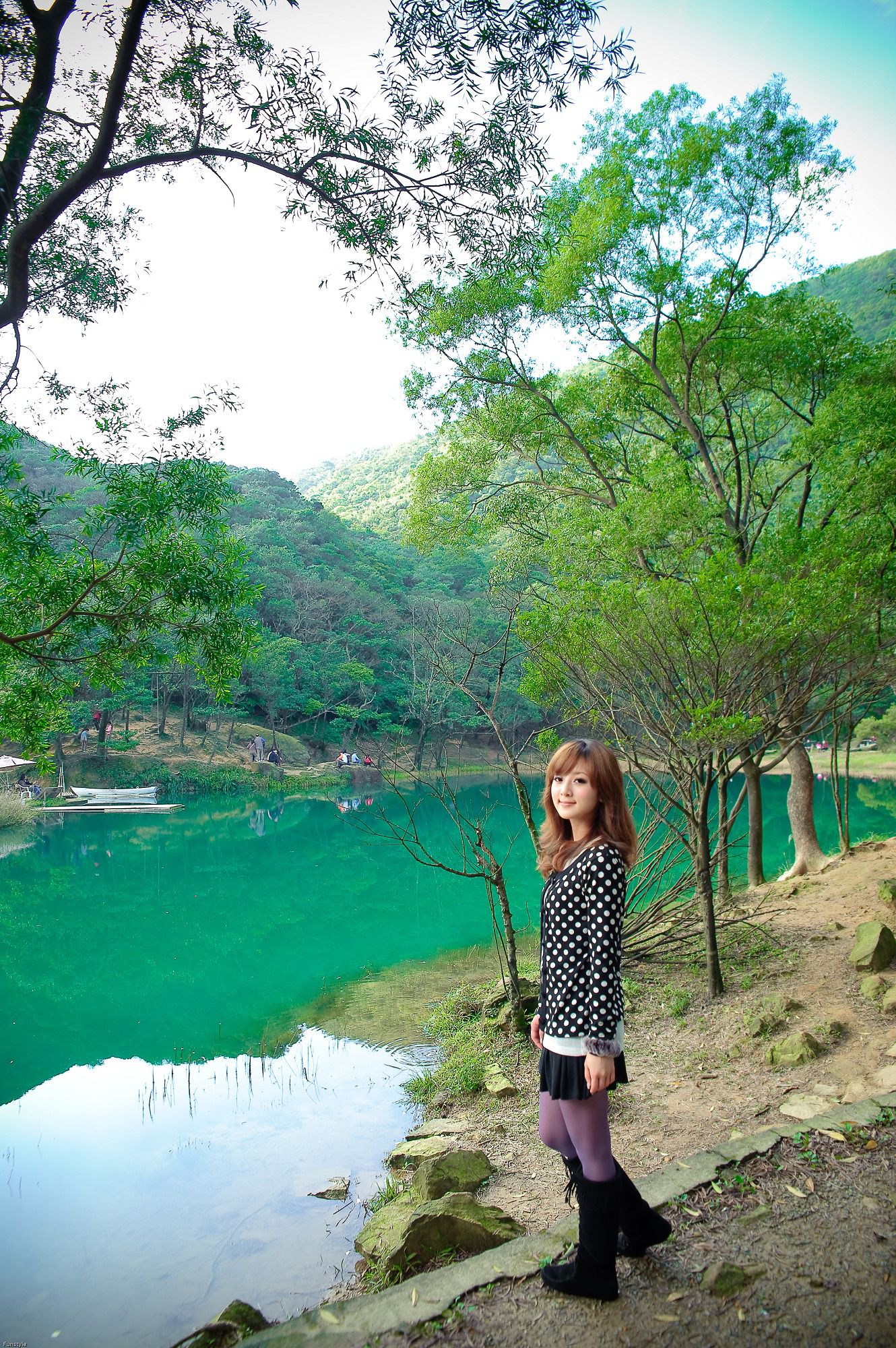 台湾女神果子MM《新山夢湖外拍》-图5