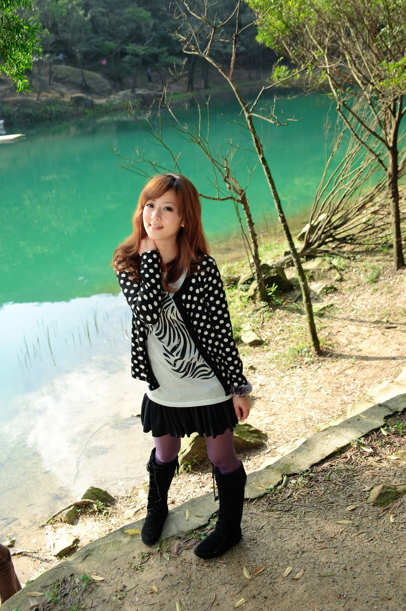 台湾女神果子MM《新山夢湖外拍》-图8