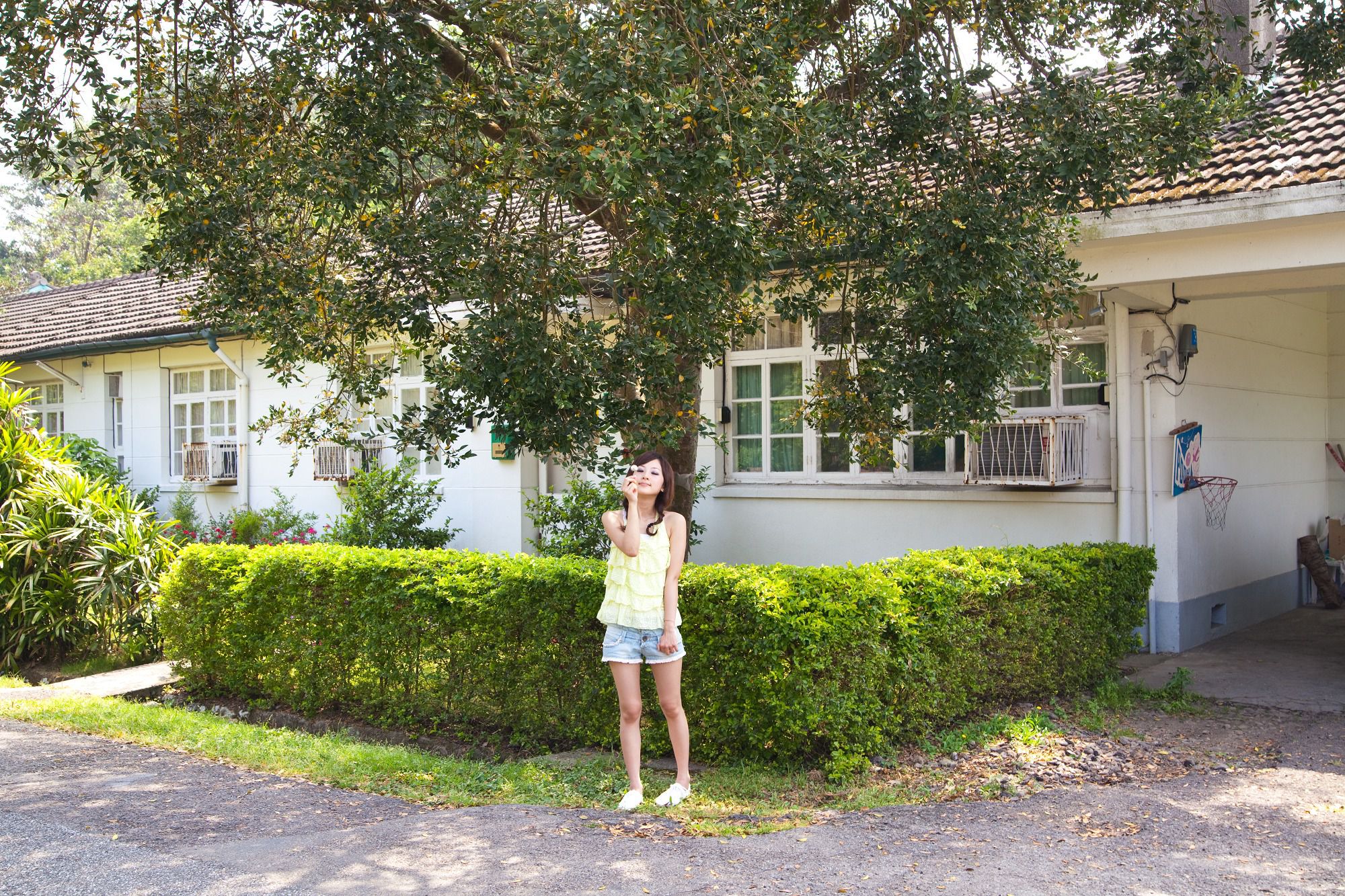 台湾美女果子MM《陽明山美軍宿舍外拍》第2部-图17