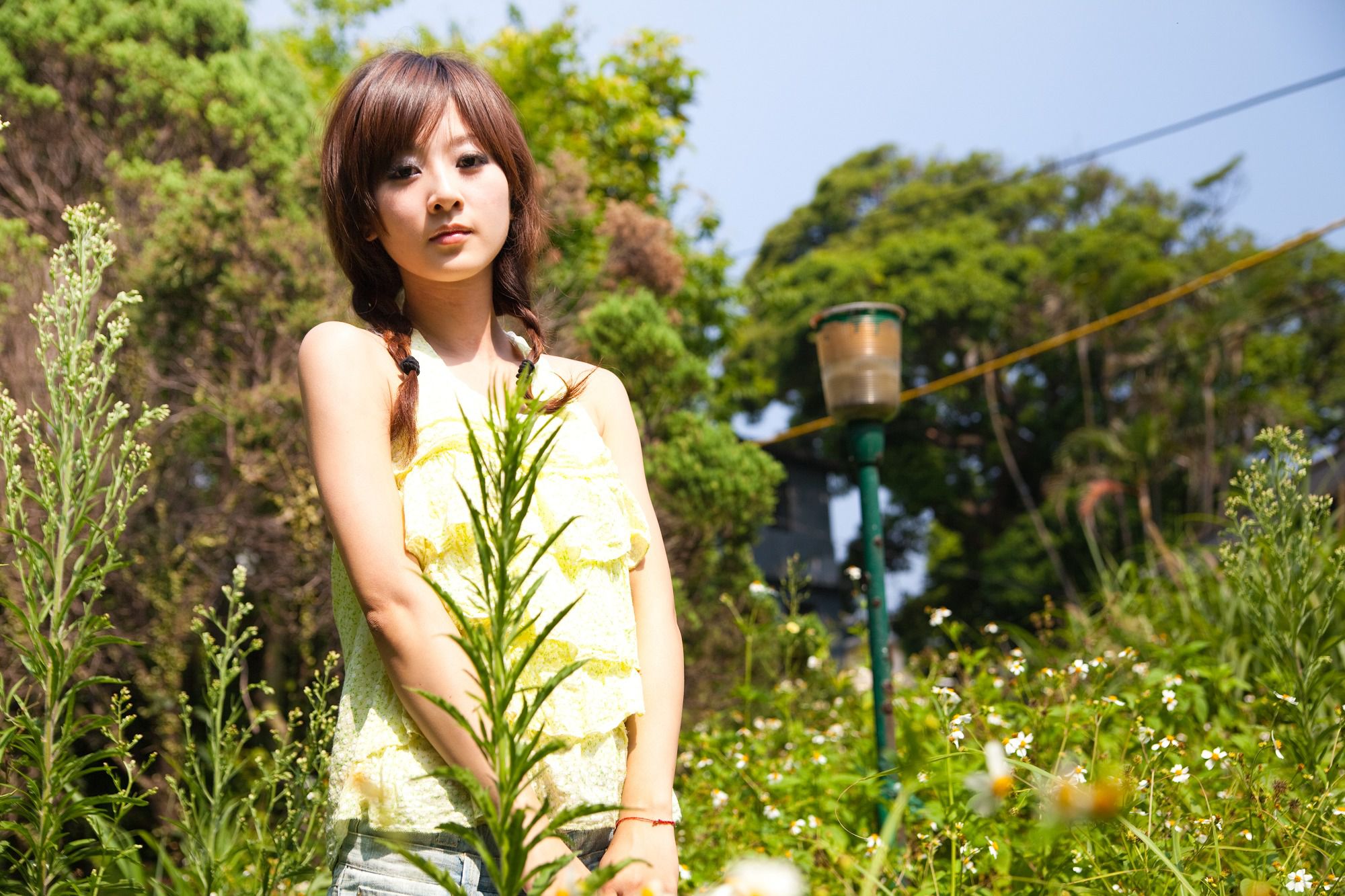 台湾美女果子MM《陽明山美軍宿舍外拍》第2部-图1