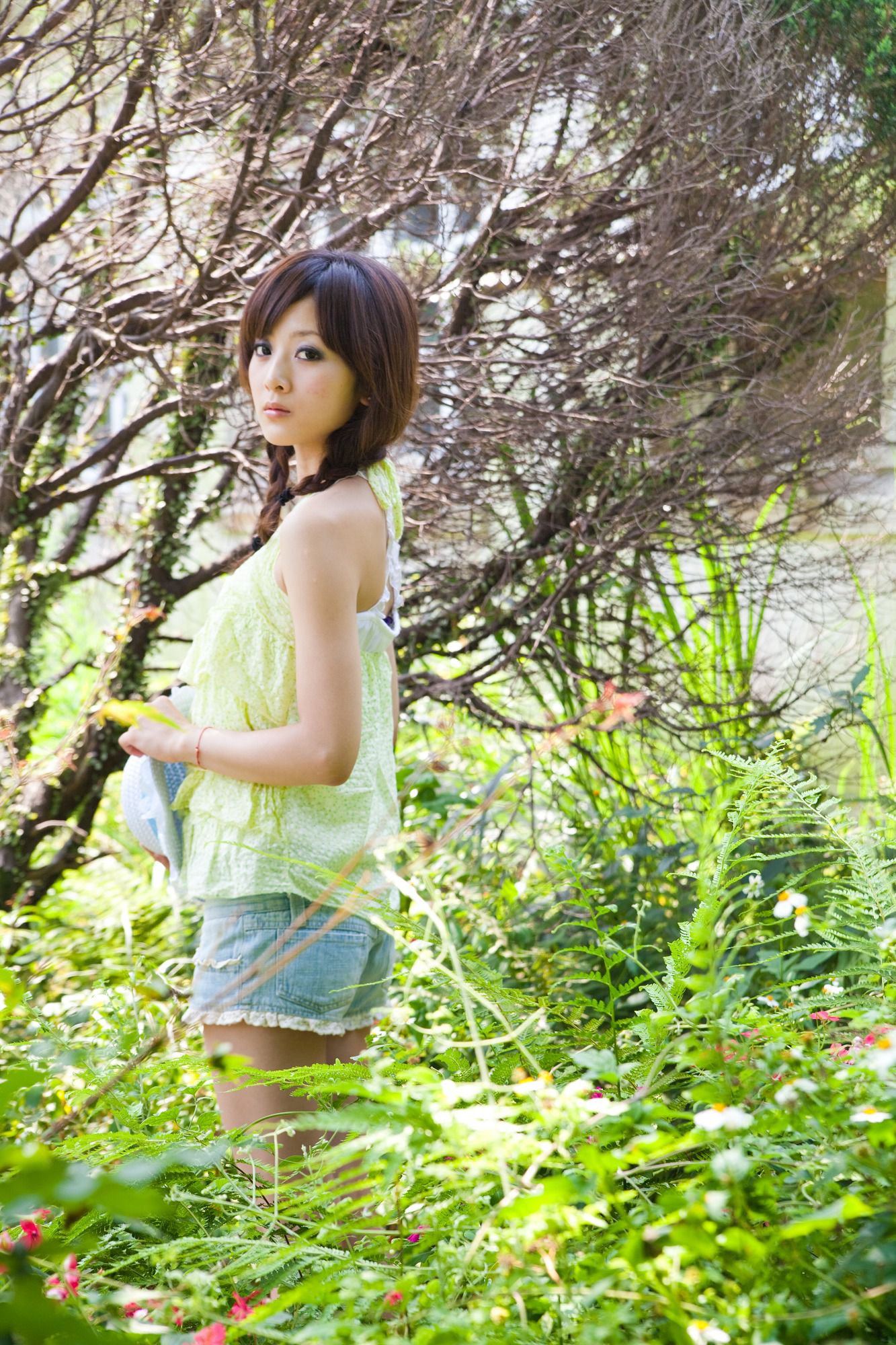 台湾美女果子MM《陽明山美軍宿舍外拍》第2部-图7