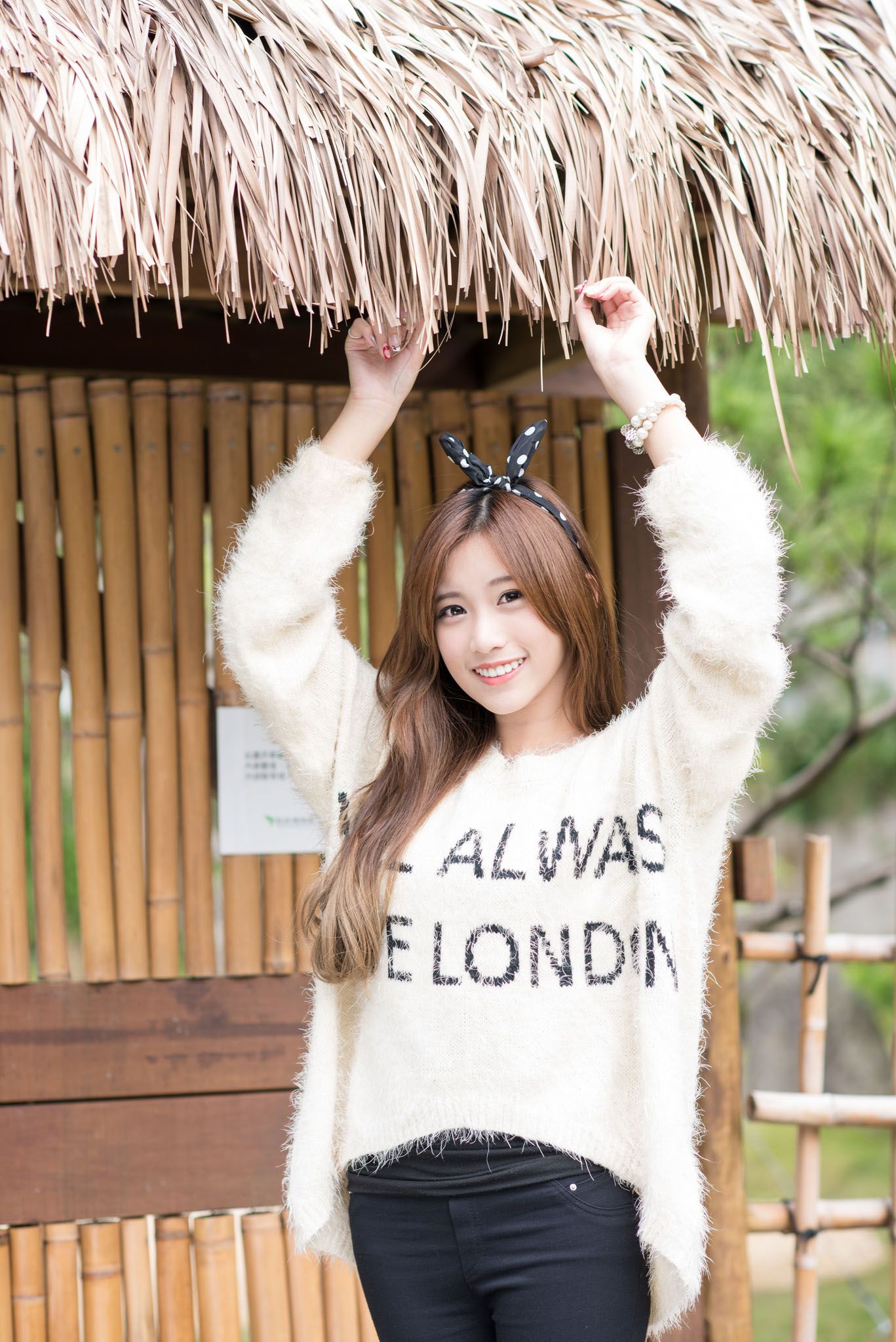 宅男女神张楚珊《外拍甜美蝴蝶节妹子》-图10