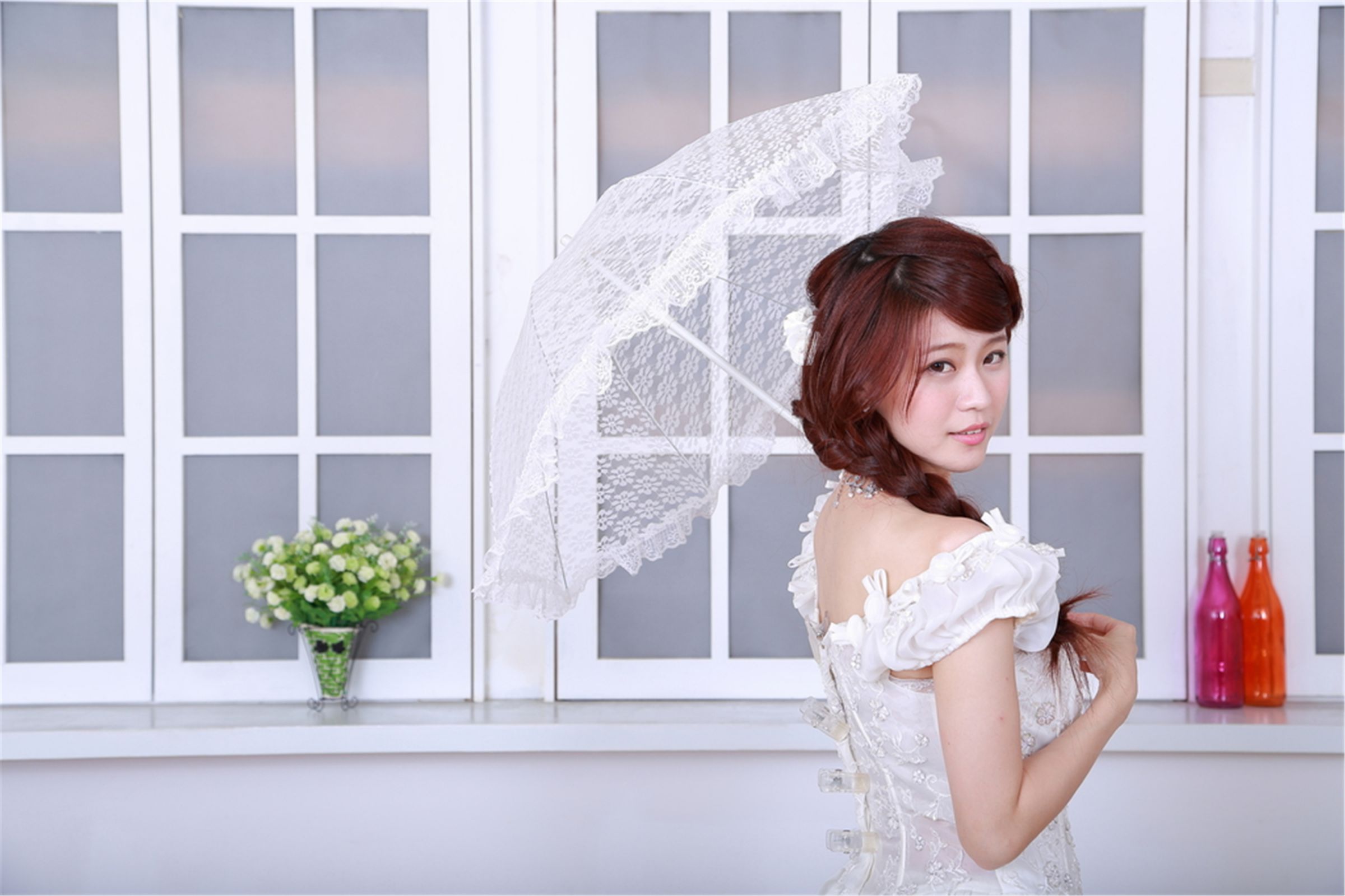 台湾清纯妹子白白/李依璇《机电系女孩婚纱棚拍》-图12