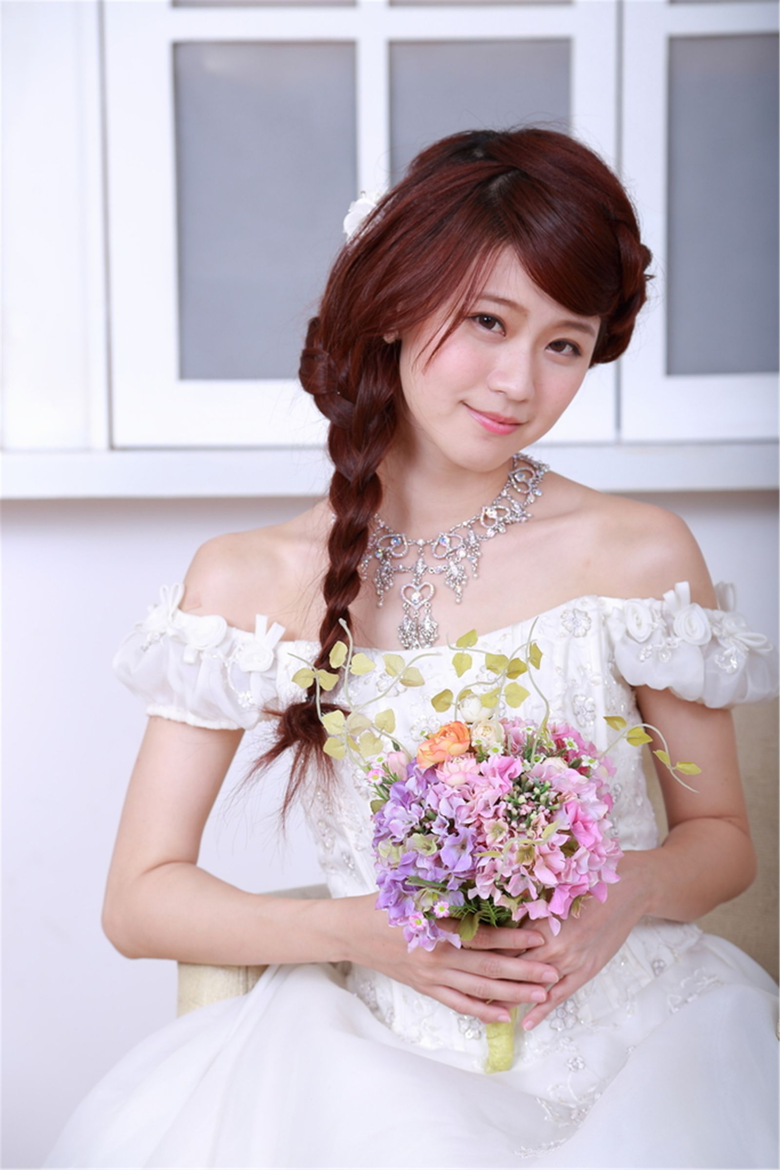 台湾清纯妹子白白/李依璇《机电系女孩婚纱棚拍》-图8