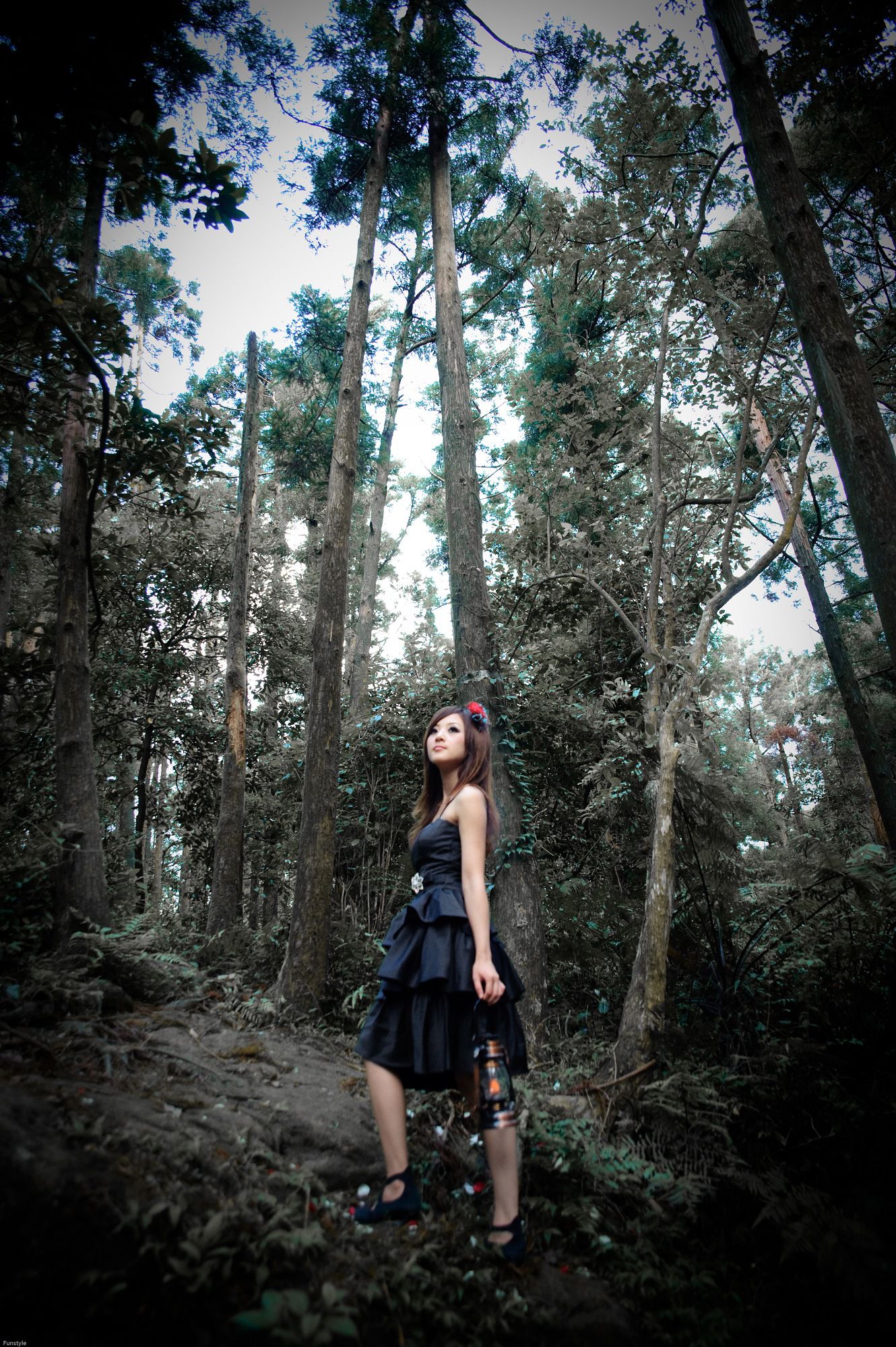 果子MM/Mikako《白色圓舞曲 + 黑色執念》外拍-图104