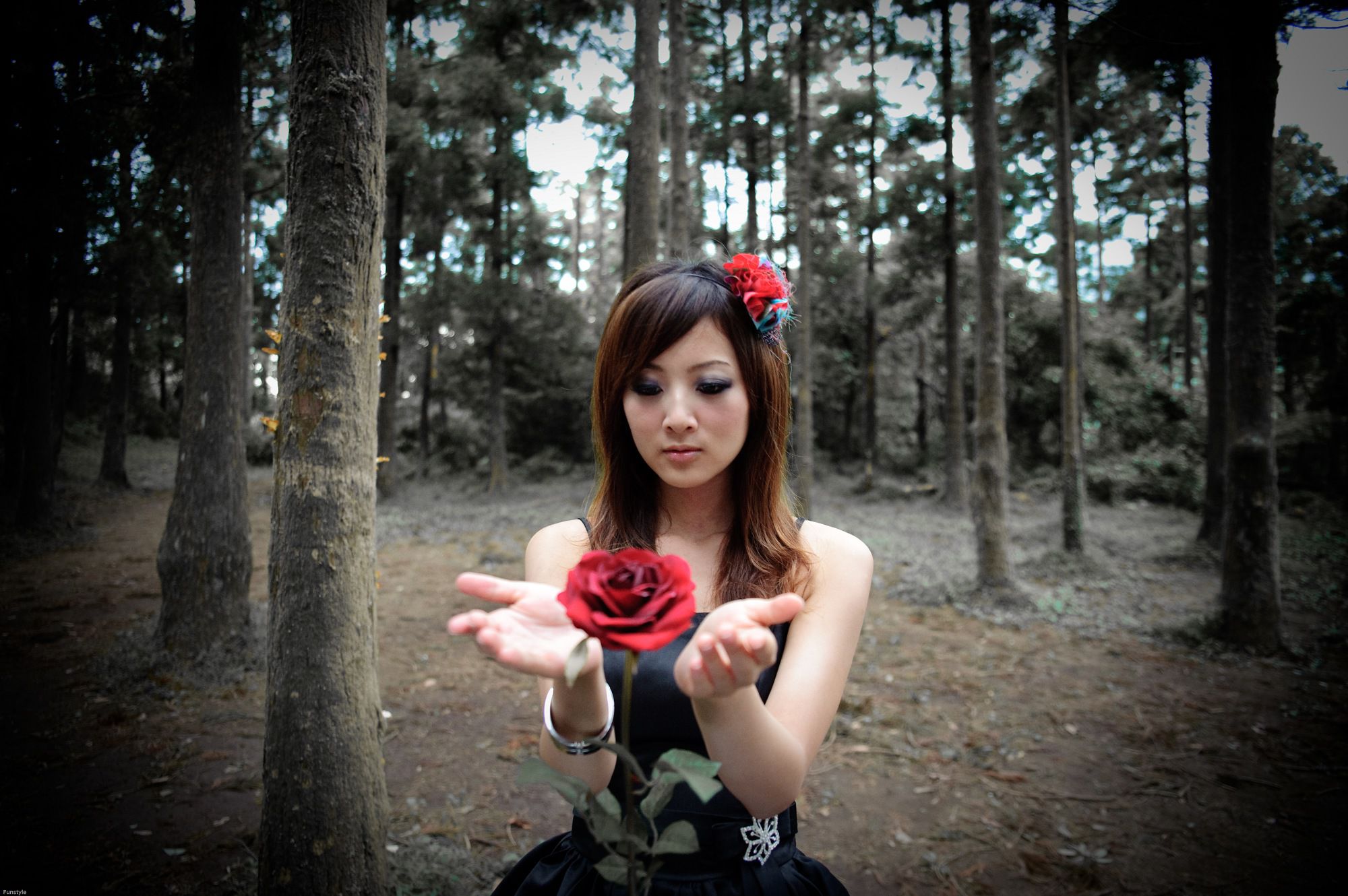 果子MM/Mikako《白色圓舞曲 + 黑色執念》外拍-图108